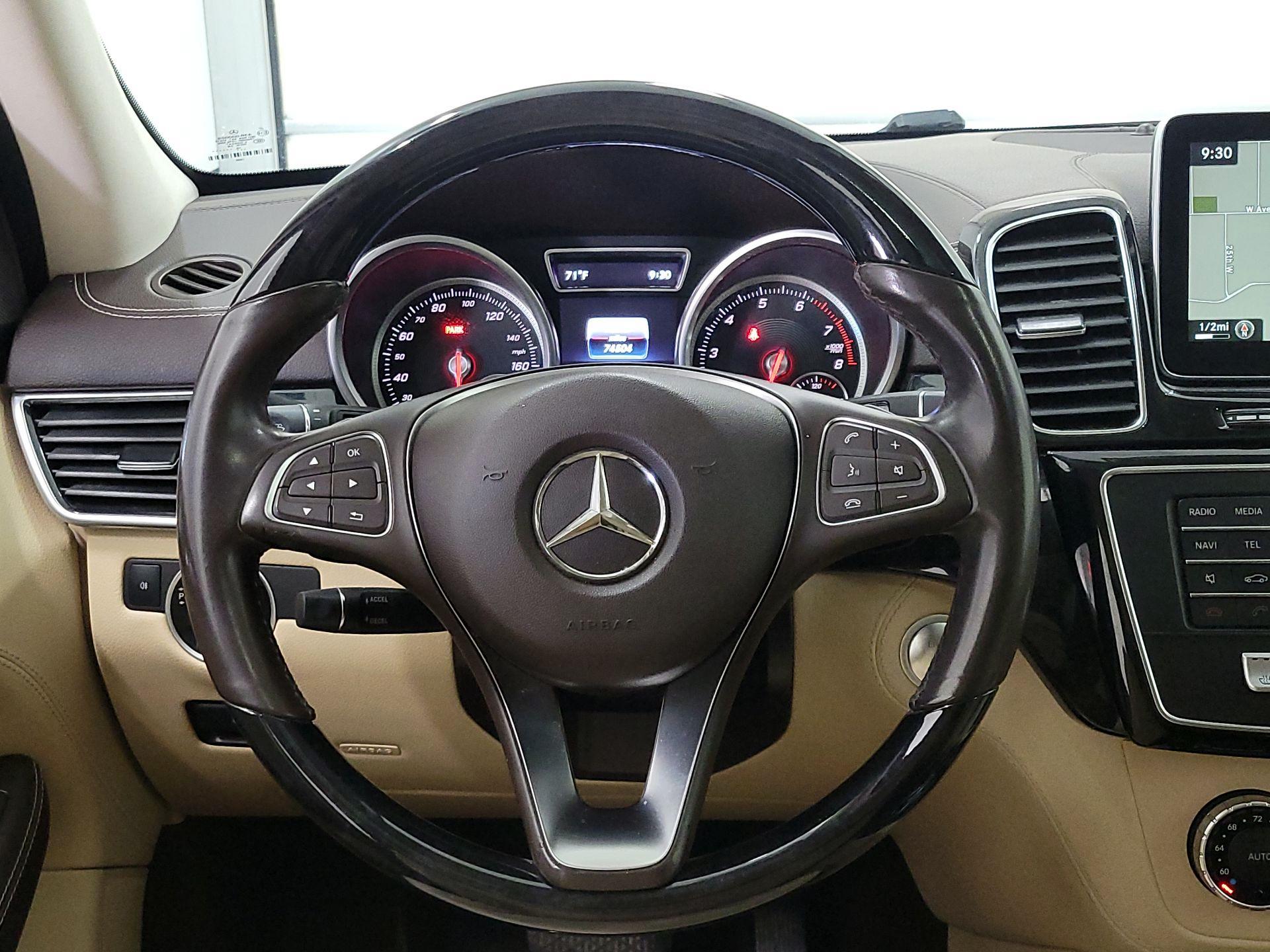 Thumbnail: 2016 Mercedes-Benz GLE - 10