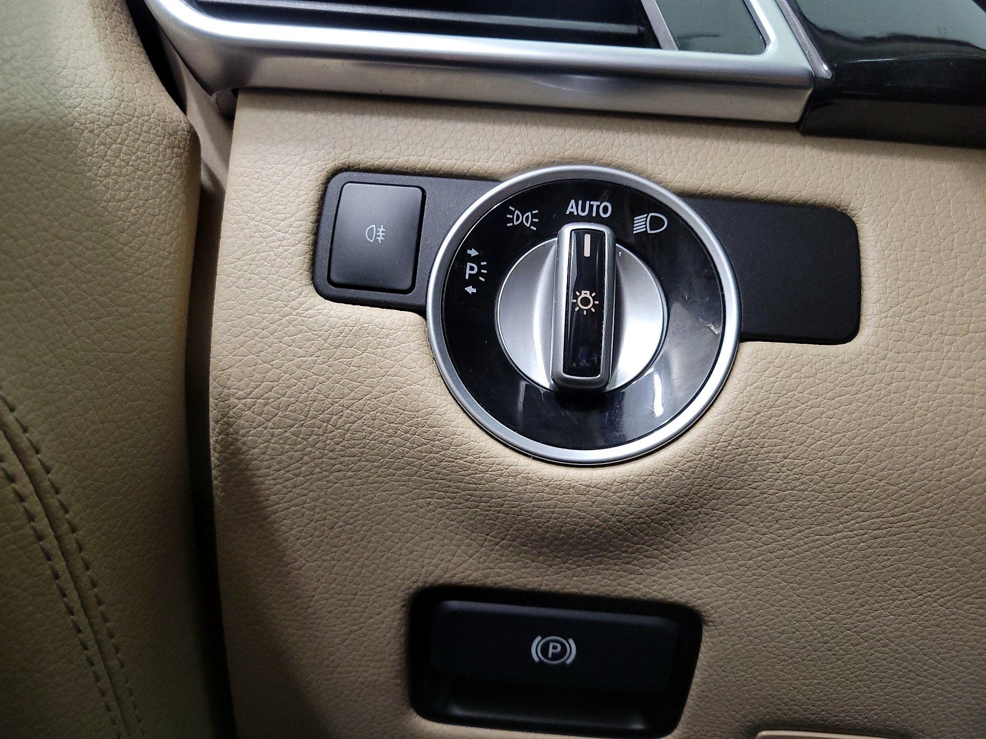 Thumbnail: 2016 Mercedes-Benz GLE - 13