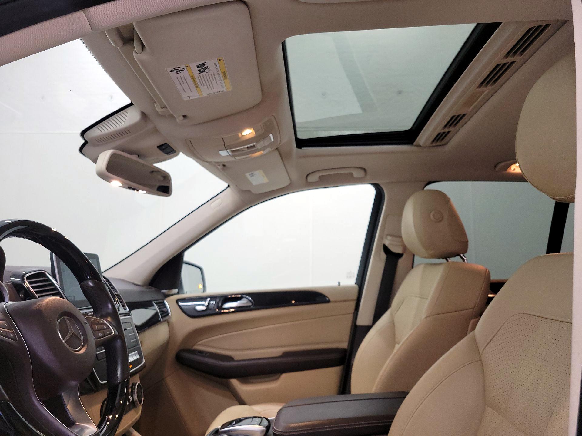 Thumbnail: 2016 Mercedes-Benz GLE - 19