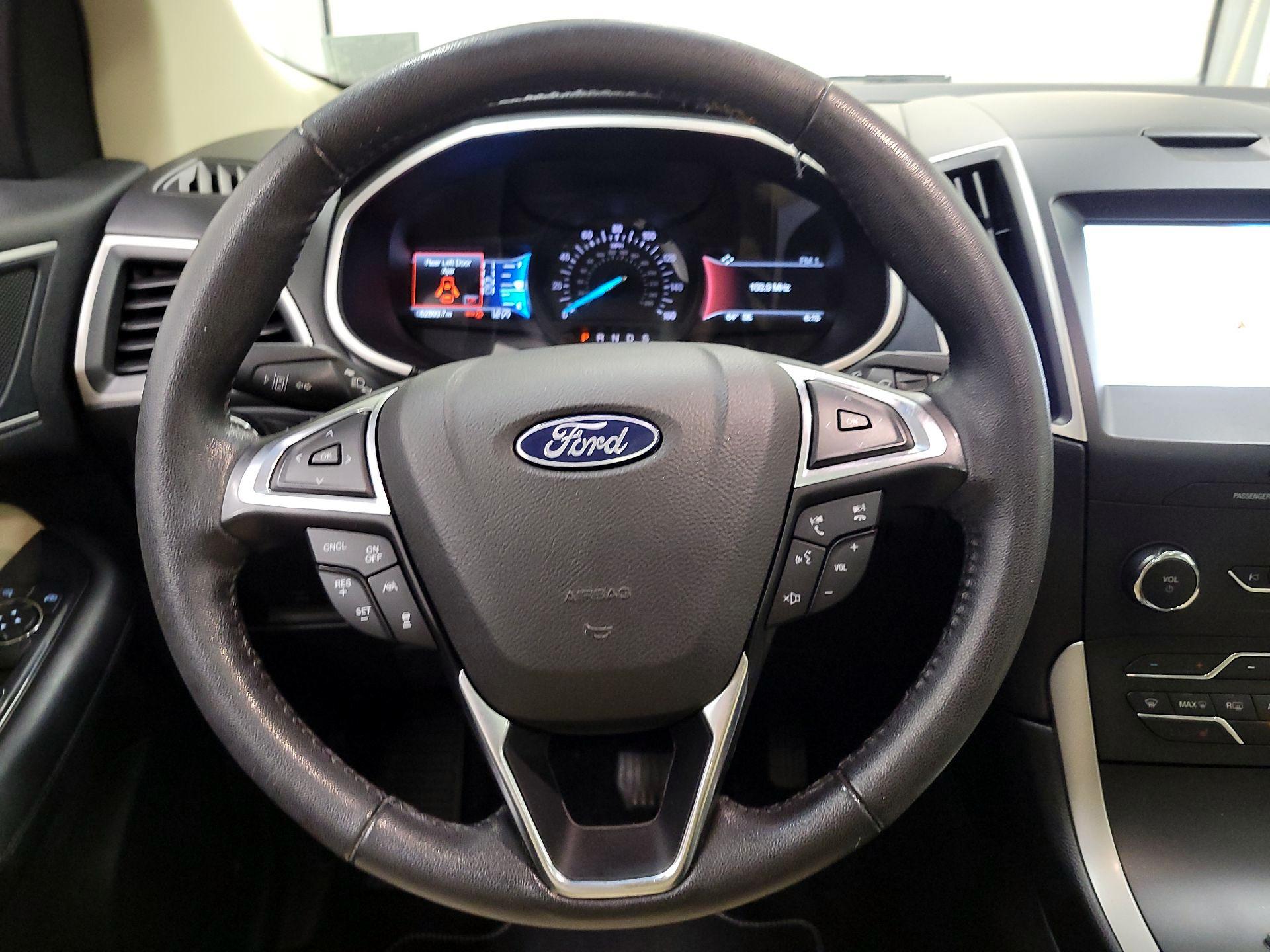 Thumbnail: 2019 Ford Edge - 10