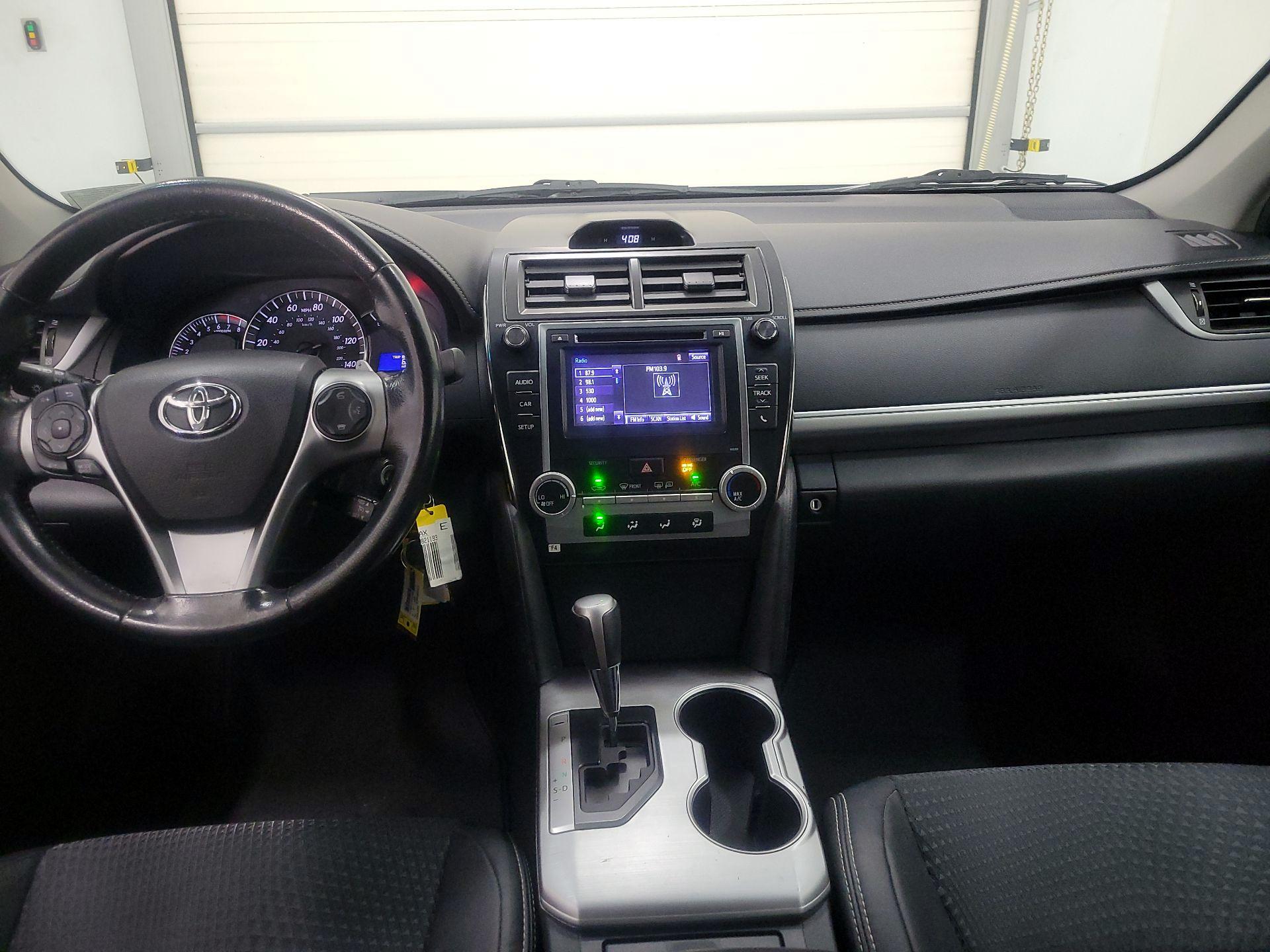 Thumbnail: 2014 Toyota Camry - 9