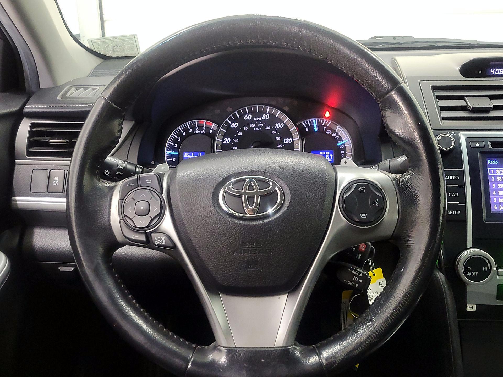 Thumbnail: 2014 Toyota Camry - 10