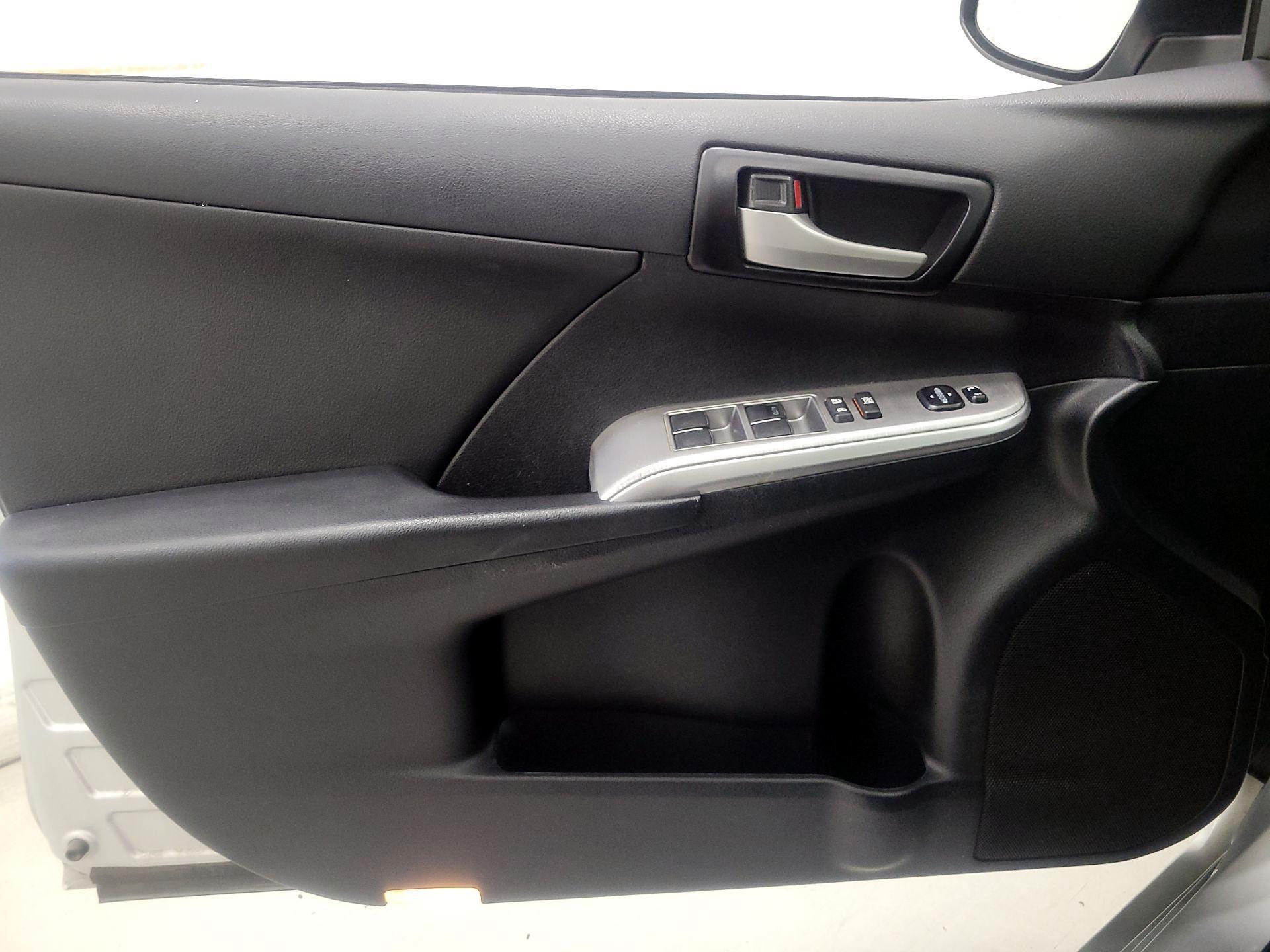 Thumbnail: 2014 Toyota Camry - 12