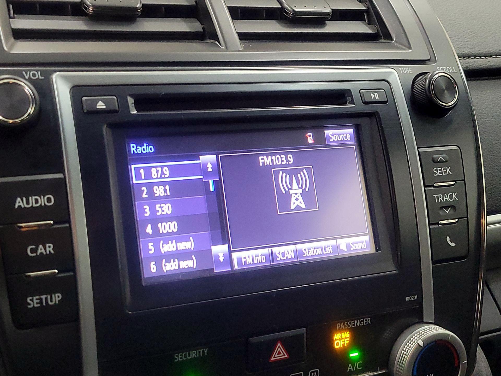 Thumbnail: 2014 Toyota Camry - 15