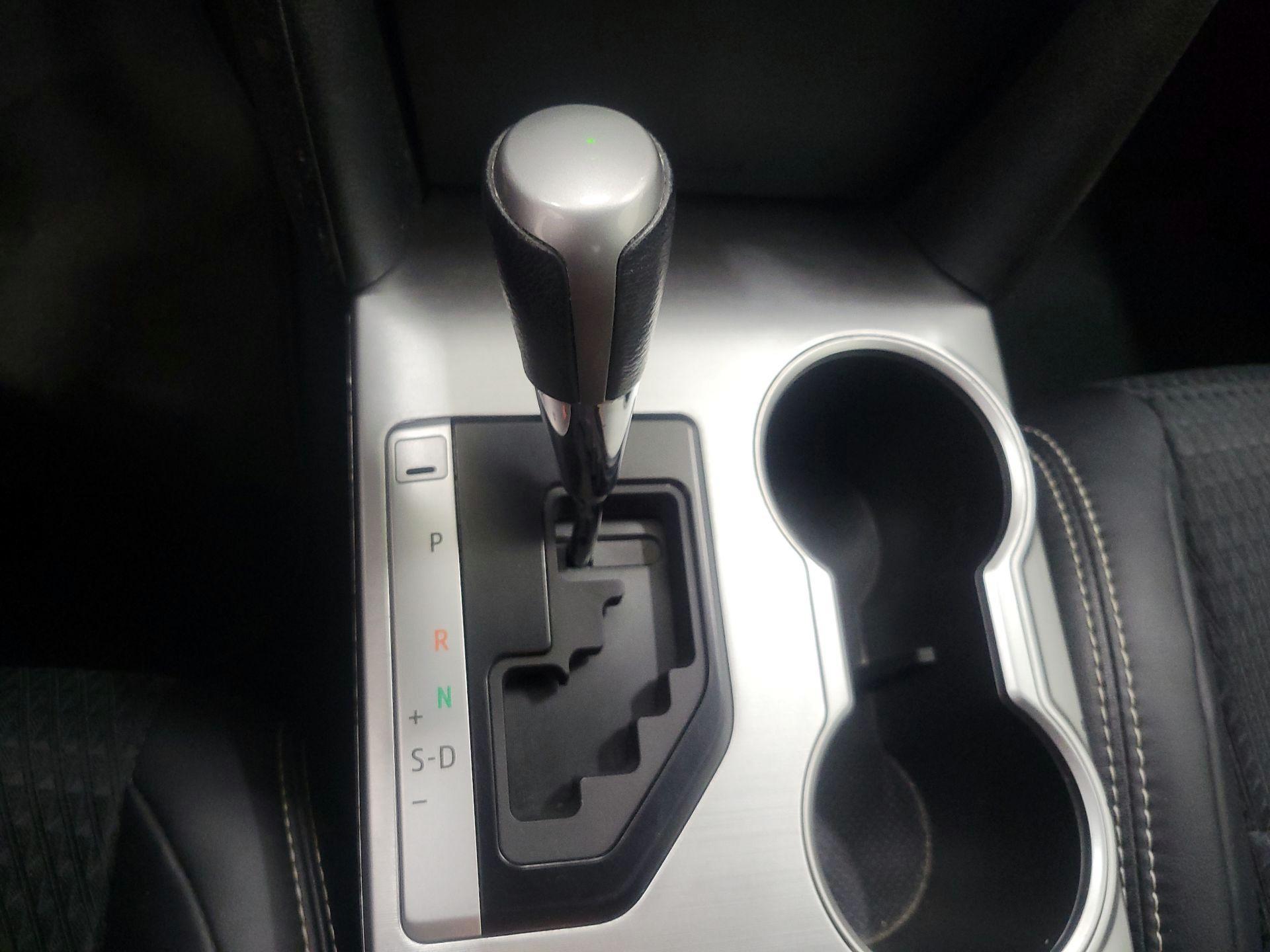 Thumbnail: 2014 Toyota Camry - 17