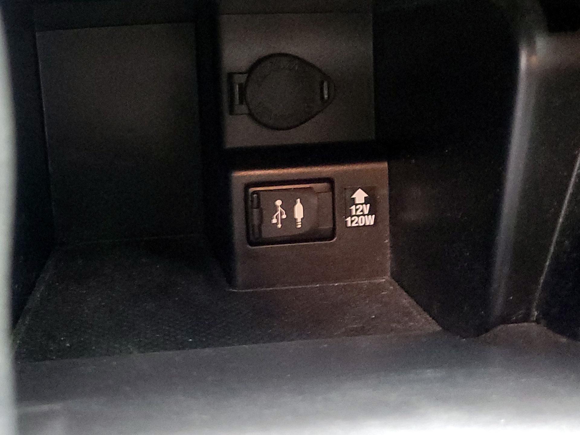 Thumbnail: 2014 Toyota Camry - 18