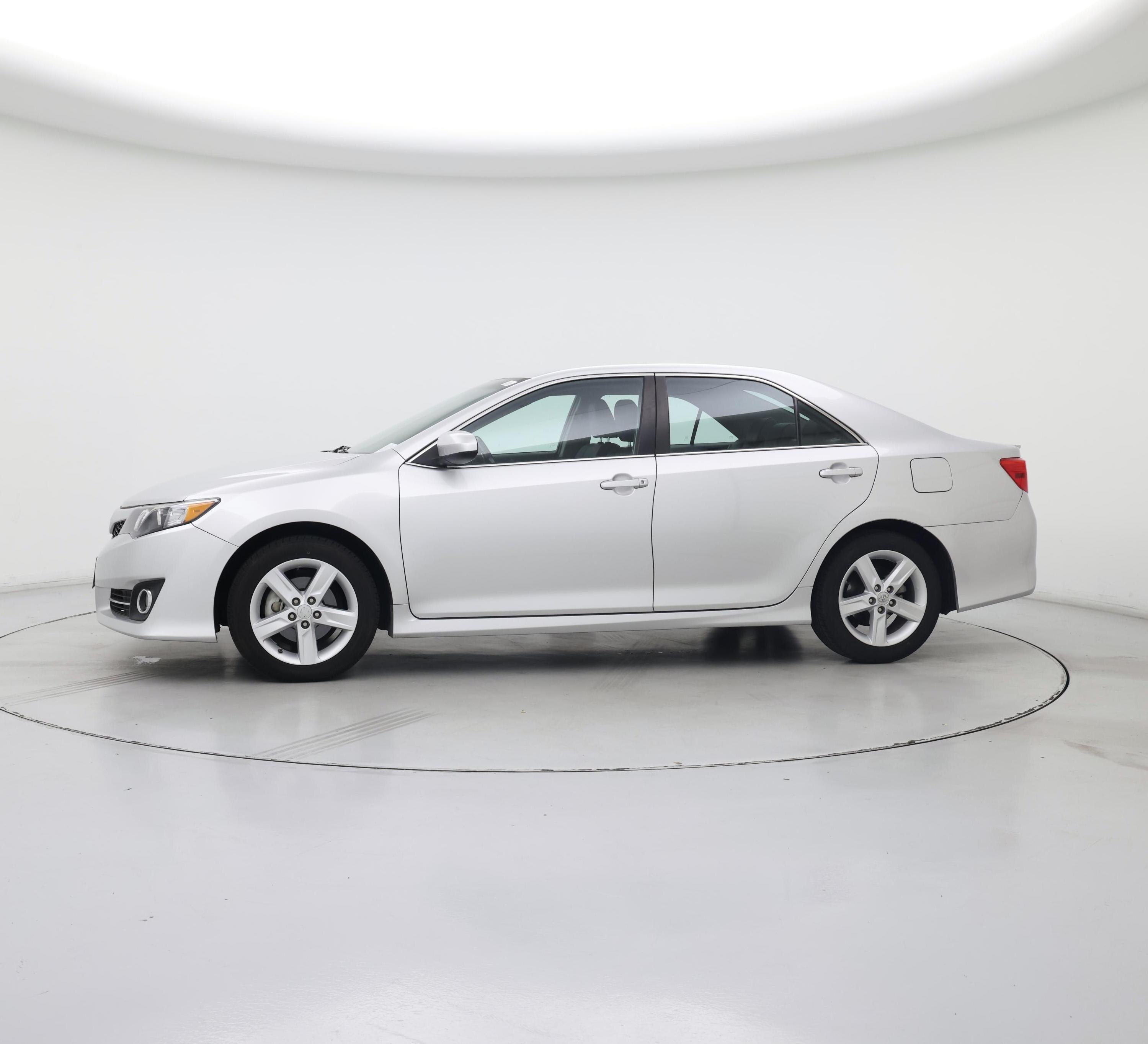 Thumbnail: 2014 Toyota Camry - 3