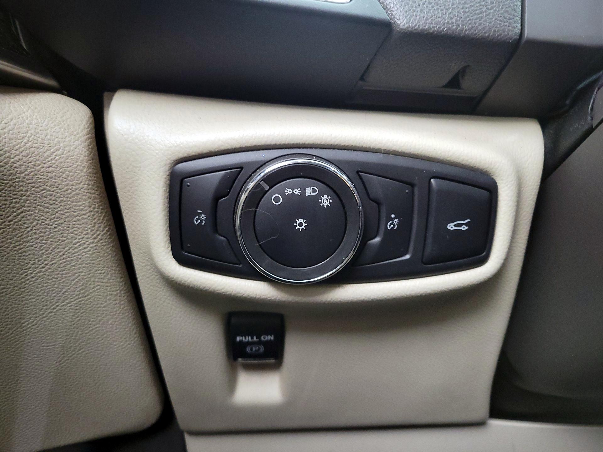 Thumbnail: 2016 Lincoln MKX - 13