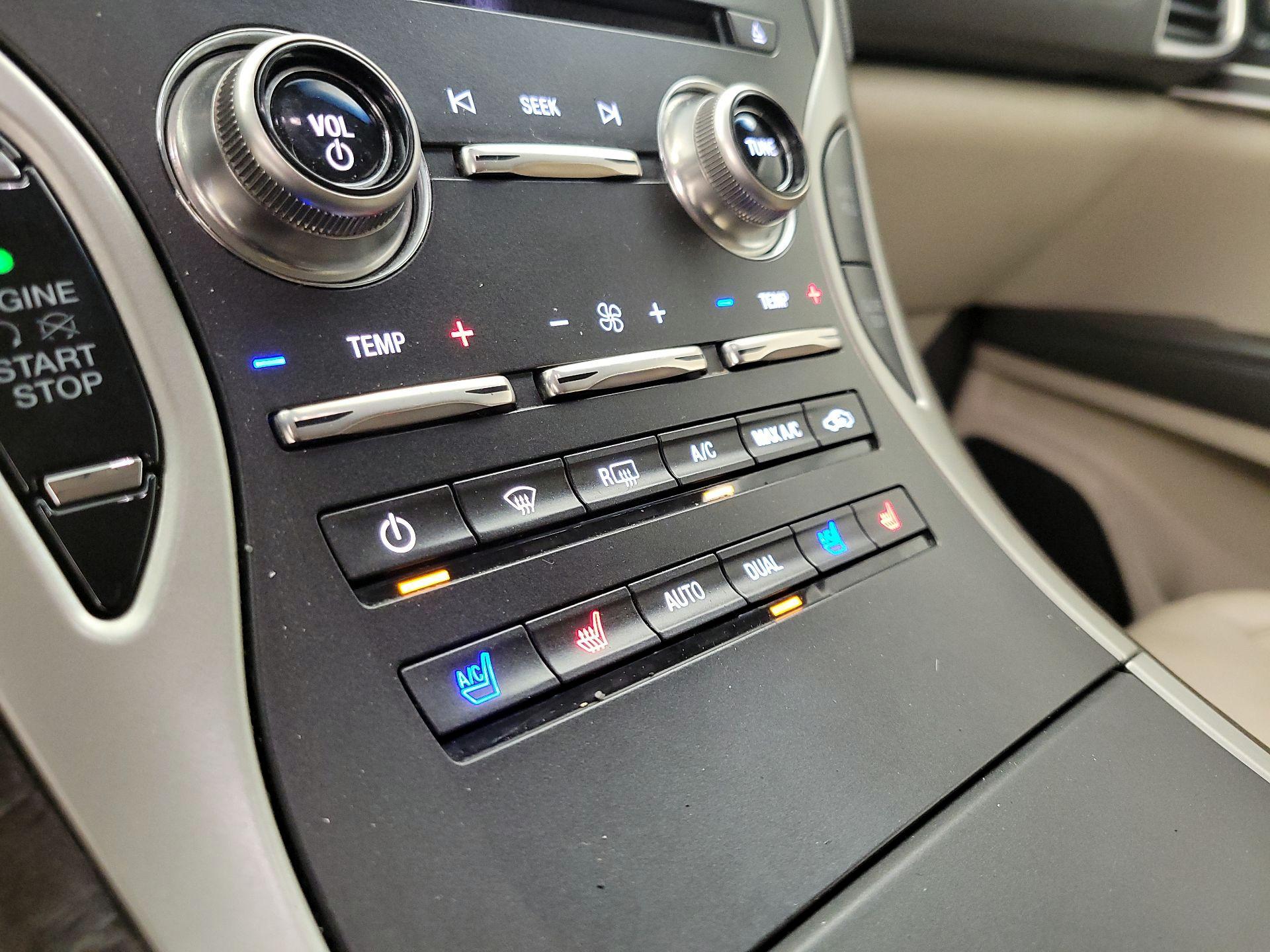 Thumbnail: 2016 Lincoln MKX - 17