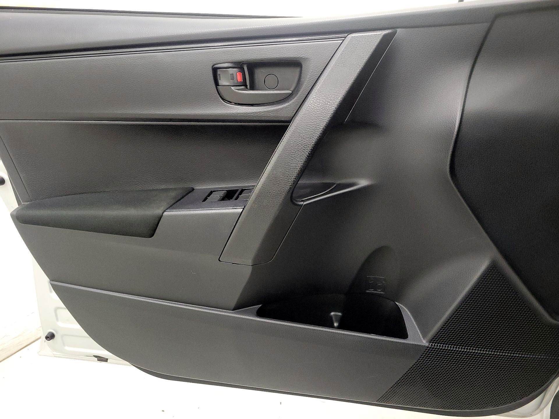 Thumbnail: 2017 Toyota Corolla - 12