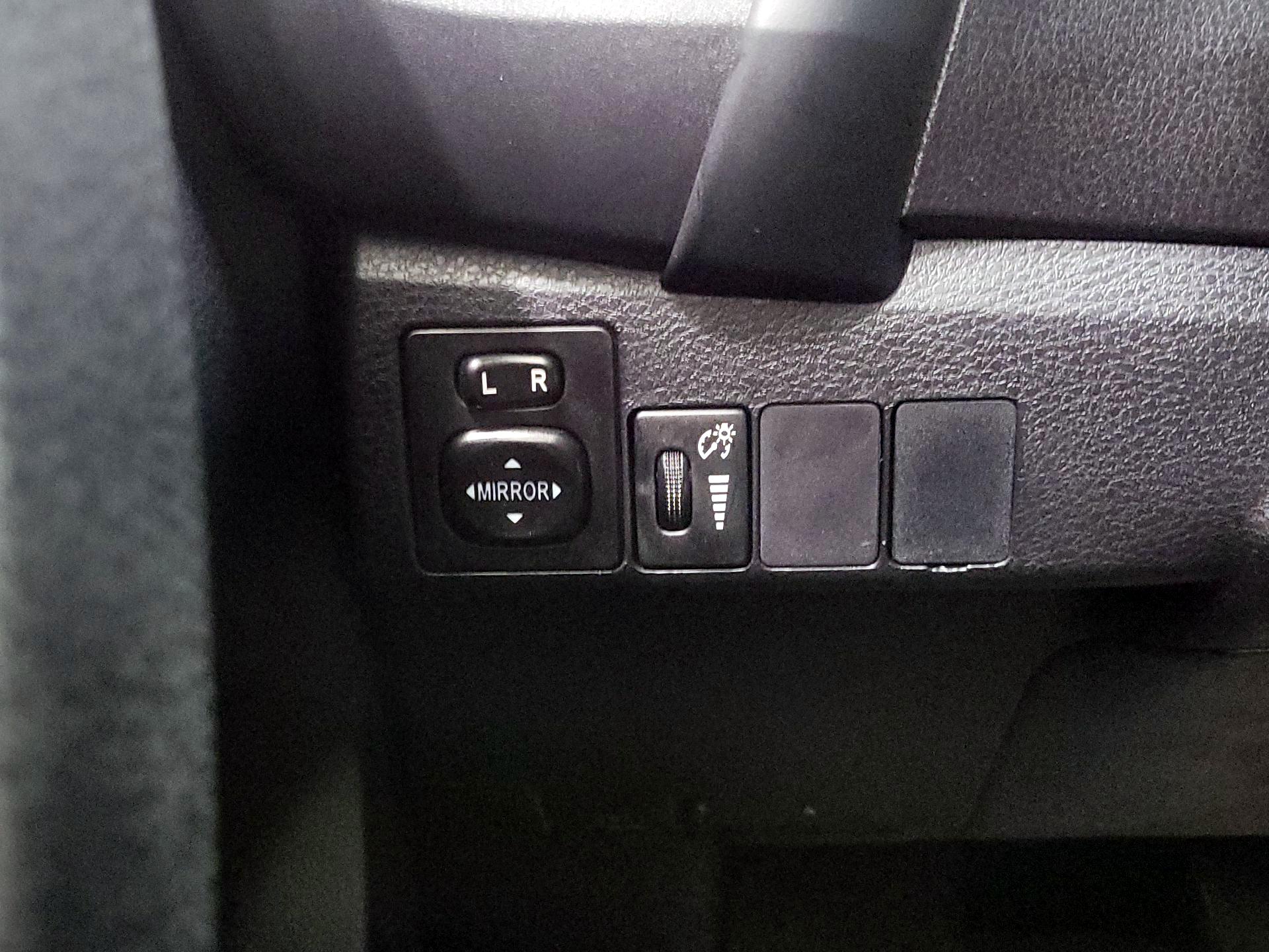 Thumbnail: 2017 Toyota Corolla - 13