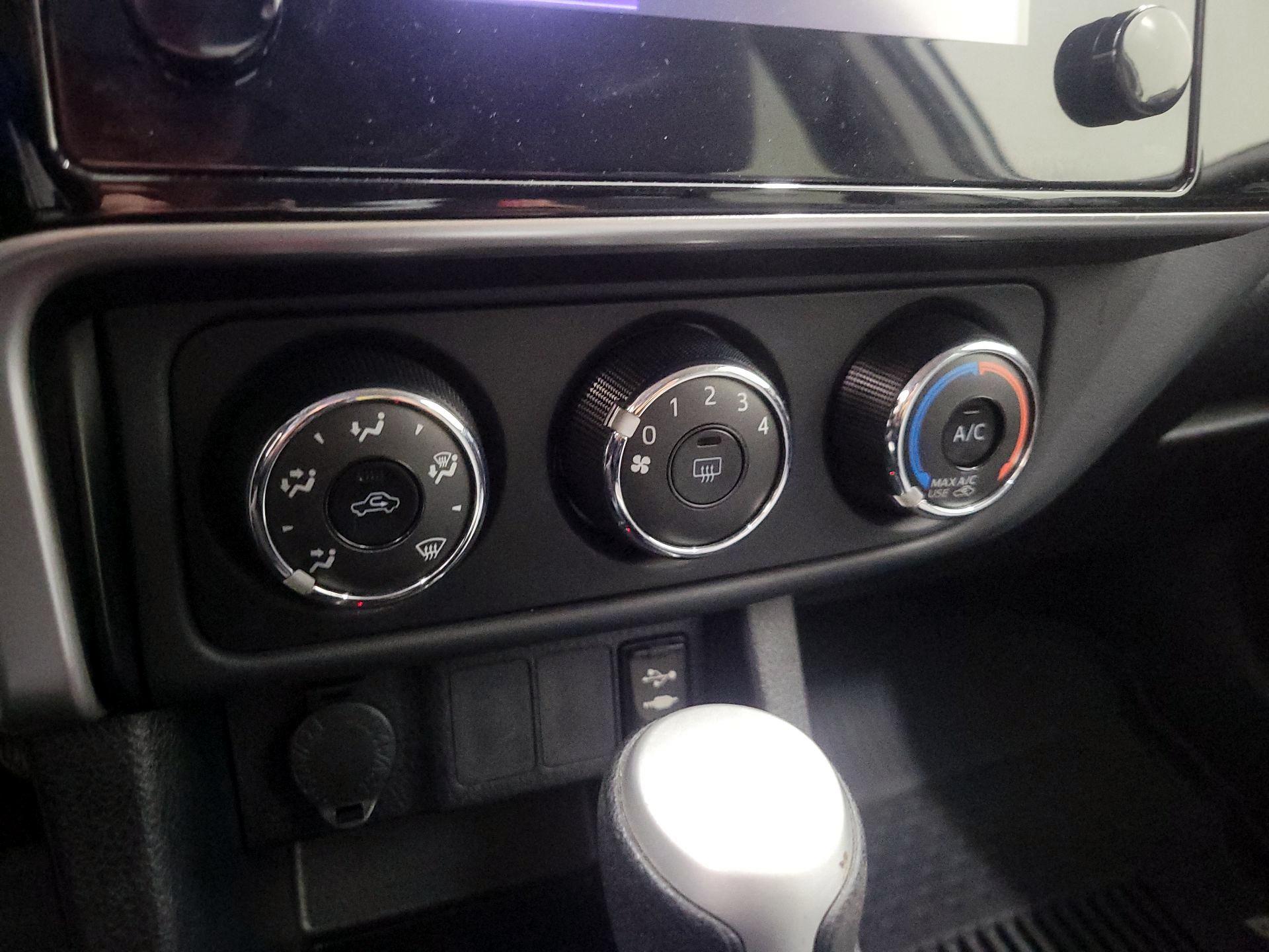 Thumbnail: 2017 Toyota Corolla - 16