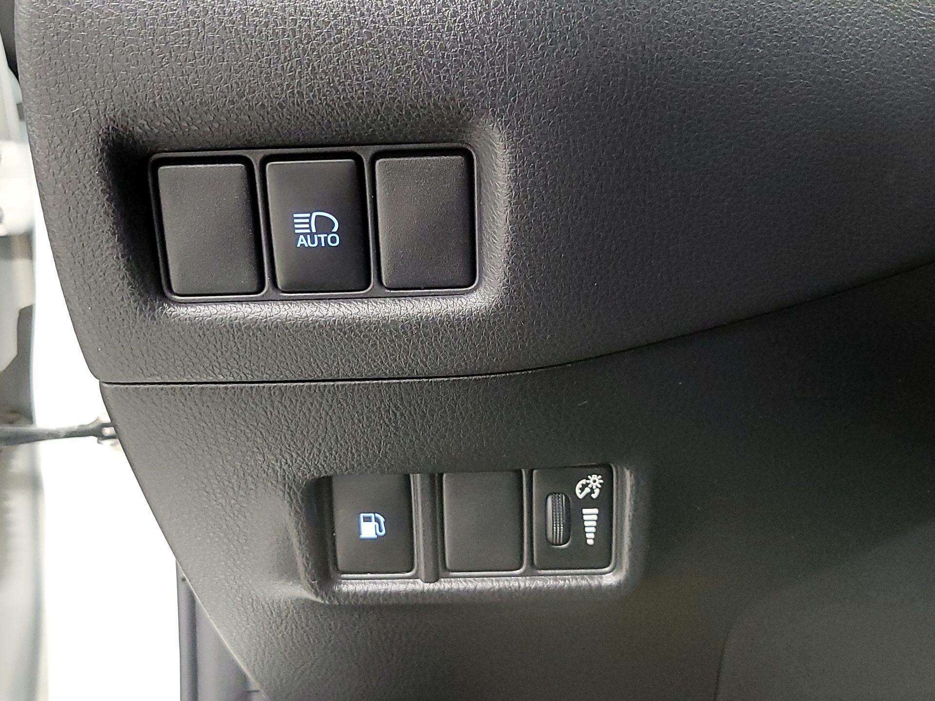 Thumbnail: 2021 Toyota C-HR - 13