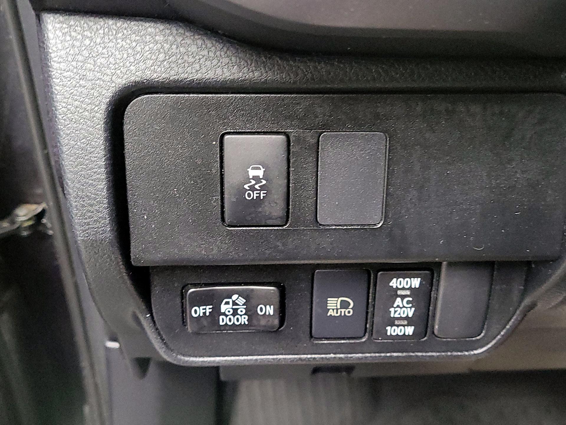 Thumbnail: 2020 Toyota Tacoma - 13