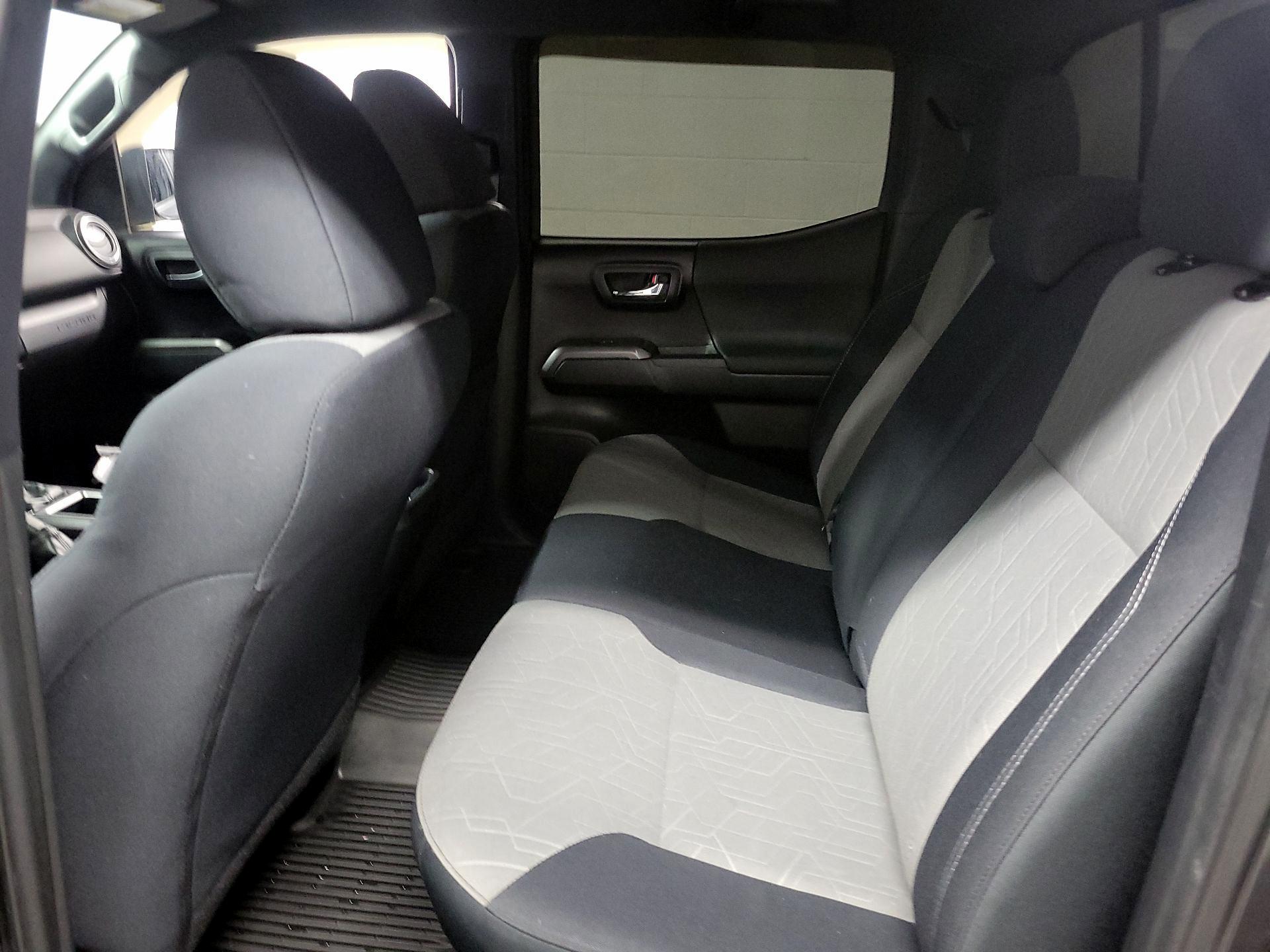 Thumbnail: 2020 Toyota Tacoma - 19