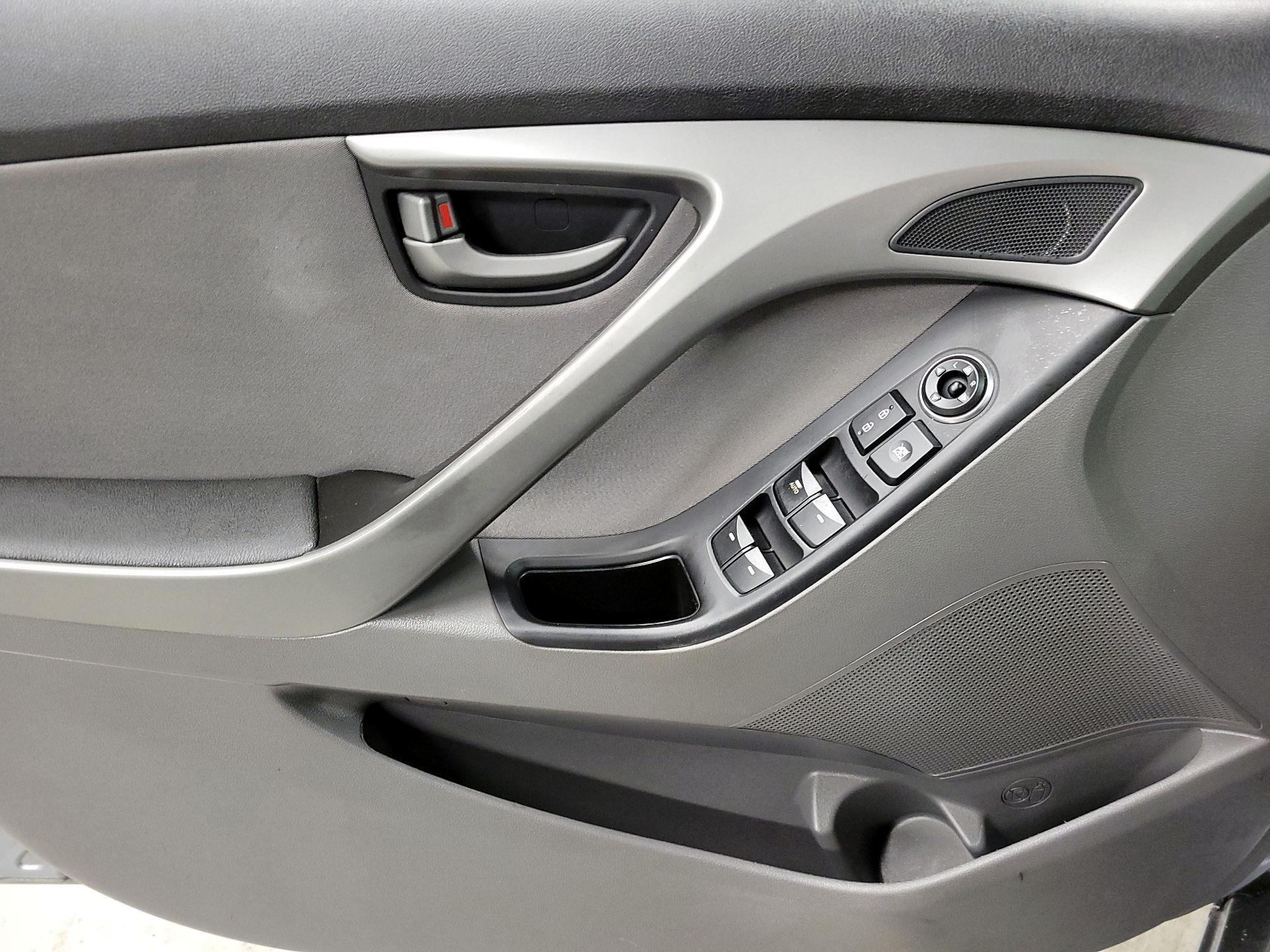 Thumbnail: 2015 Hyundai Elantra - 12