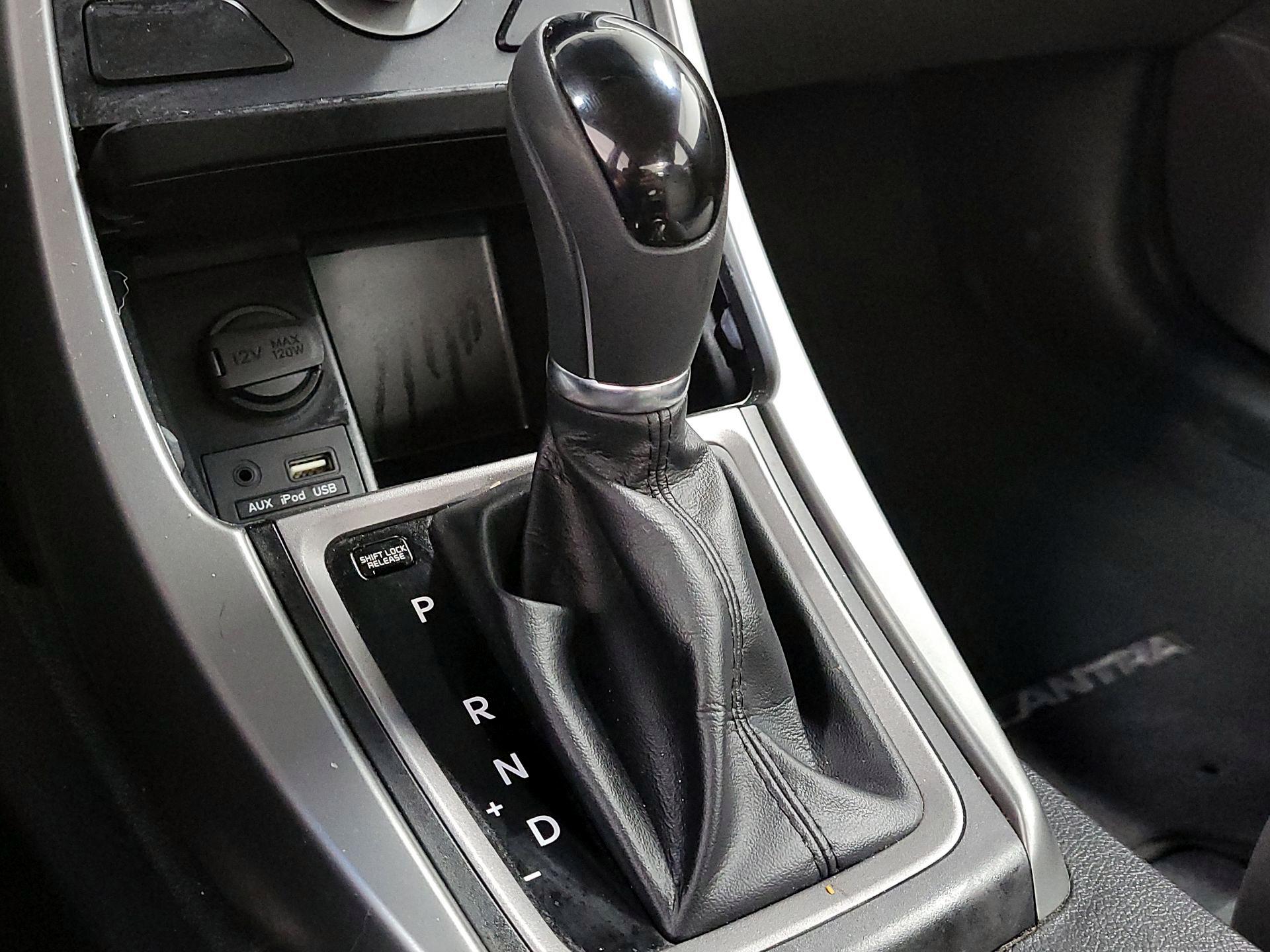 Thumbnail: 2015 Hyundai Elantra - 17