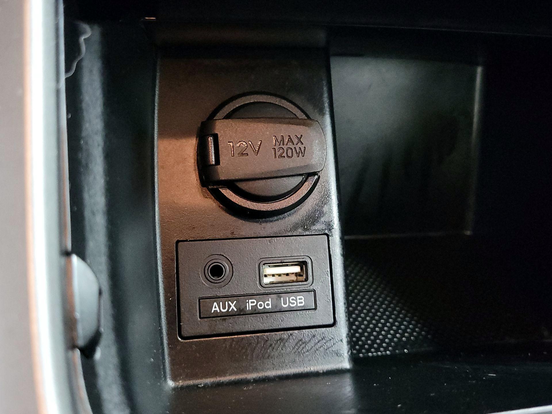 Thumbnail: 2015 Hyundai Elantra - 18