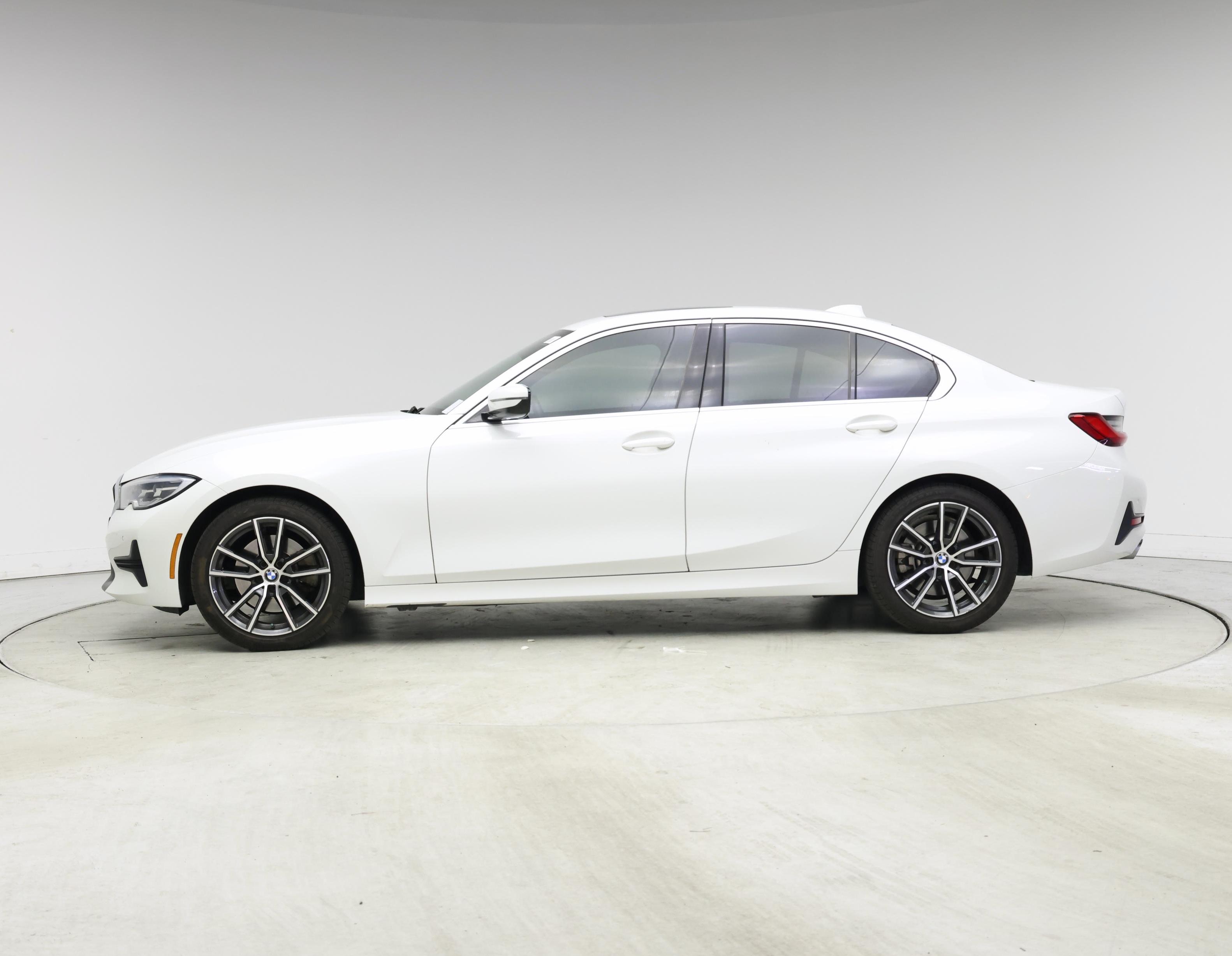 Thumbnail: 2021 BMW 3 Series - 3