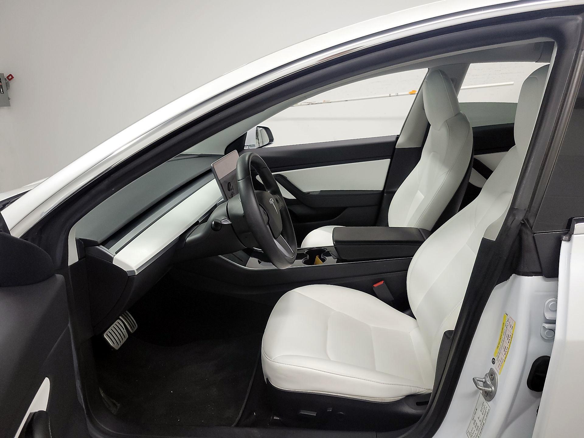 Thumbnail: 2019 Tesla Model 3 - 11