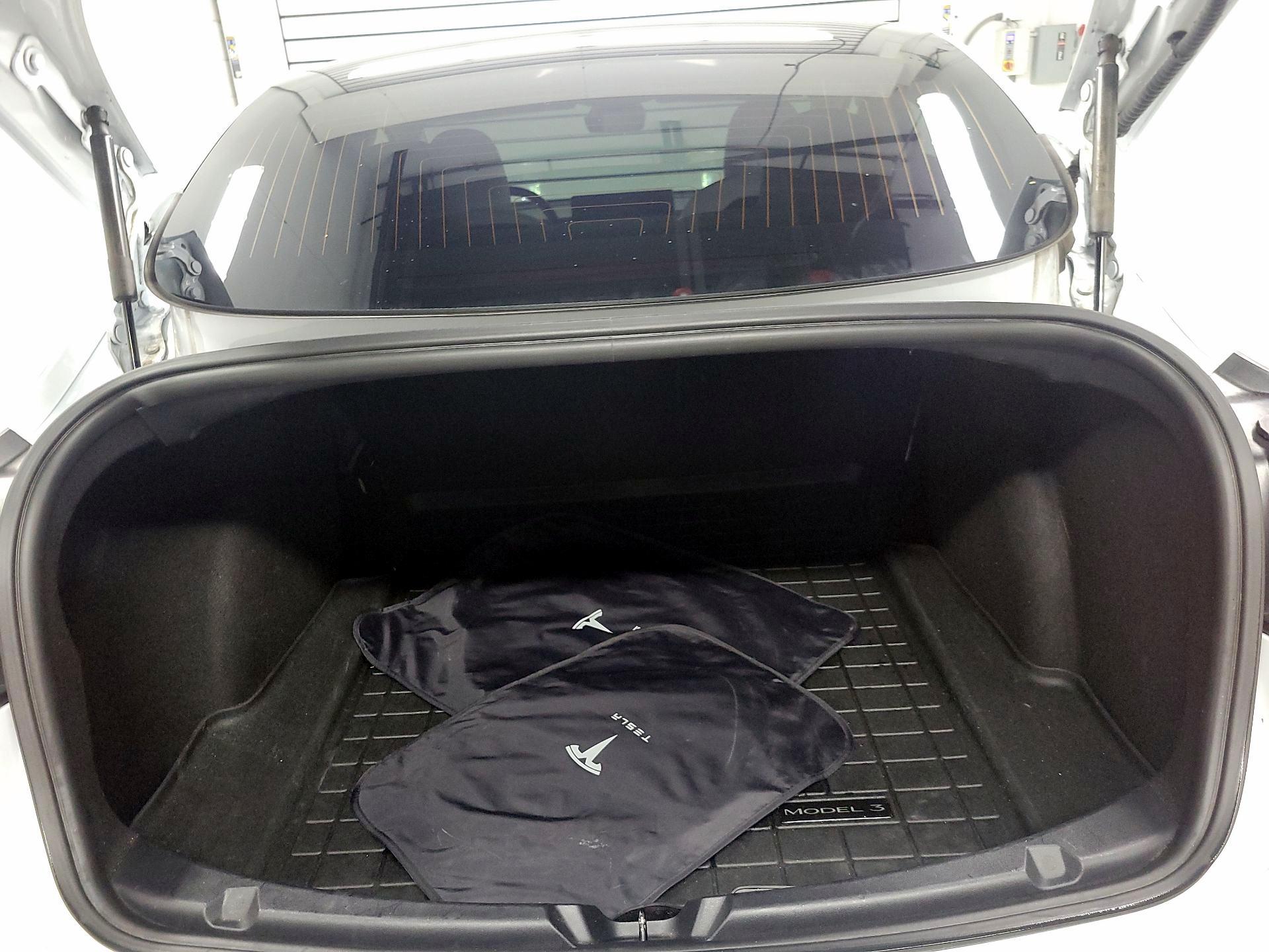 Thumbnail: 2019 Tesla Model 3 - 20