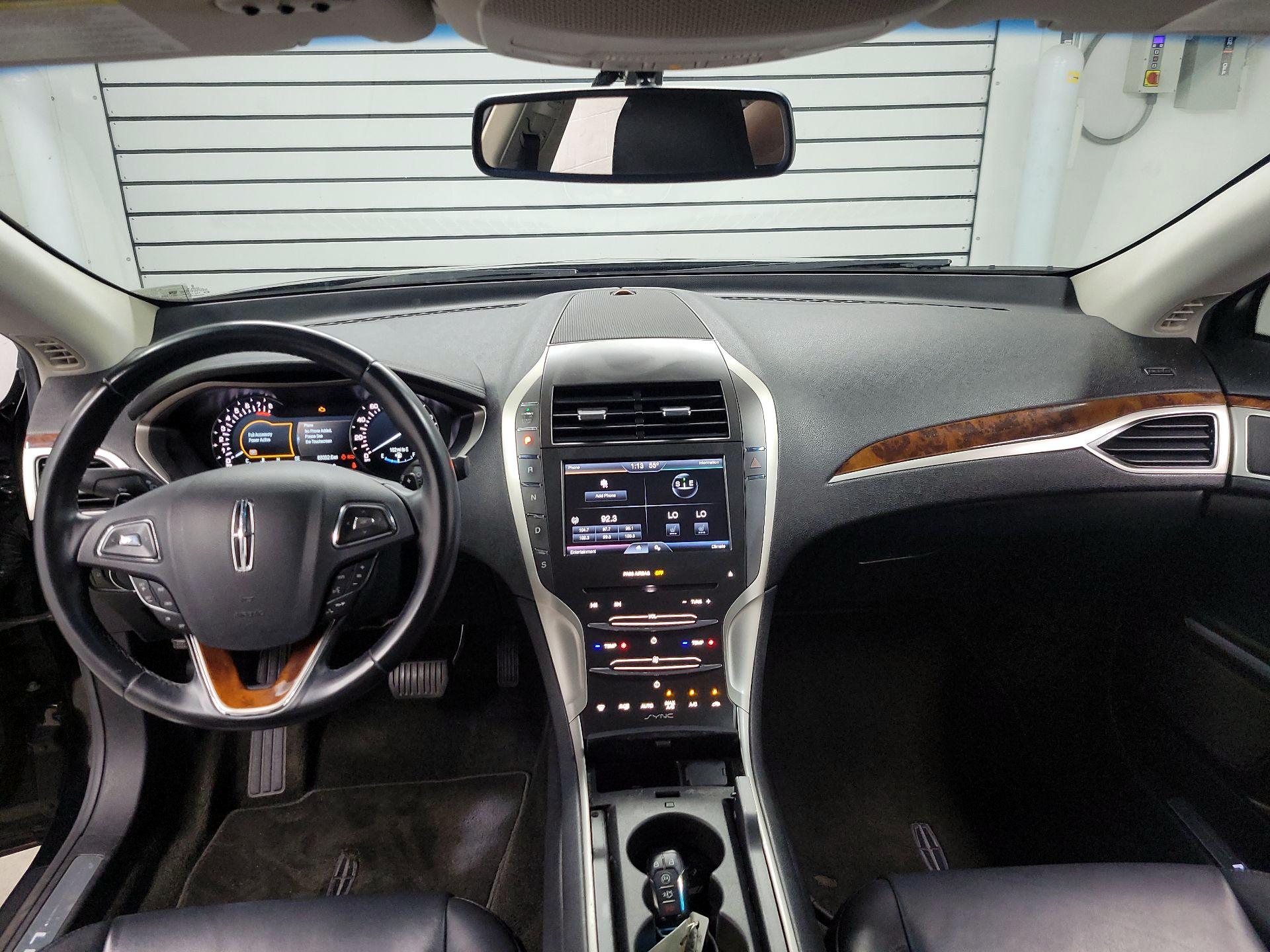 Thumbnail: 2016 Lincoln MKZ - 9