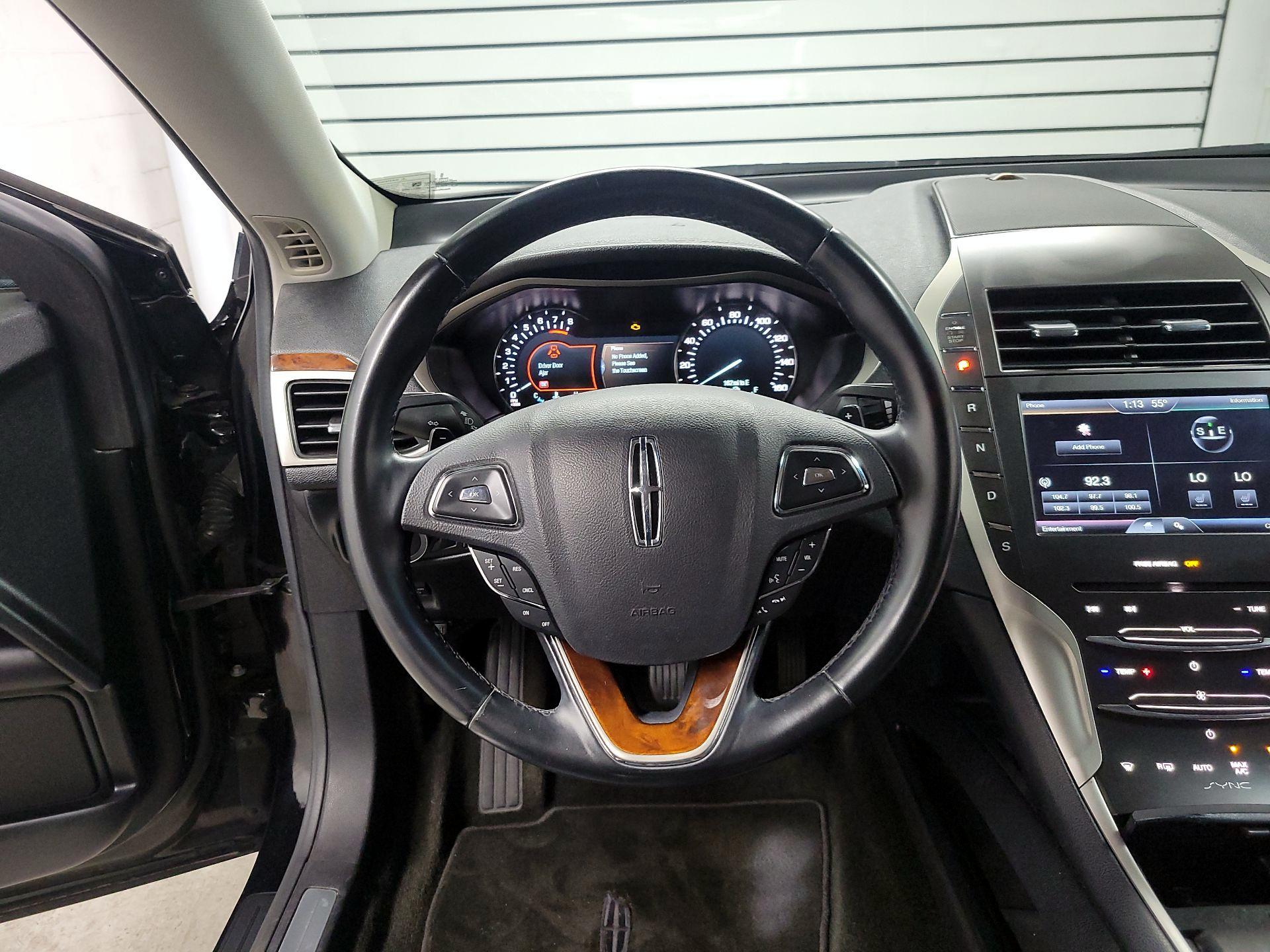 Thumbnail: 2016 Lincoln MKZ - 10