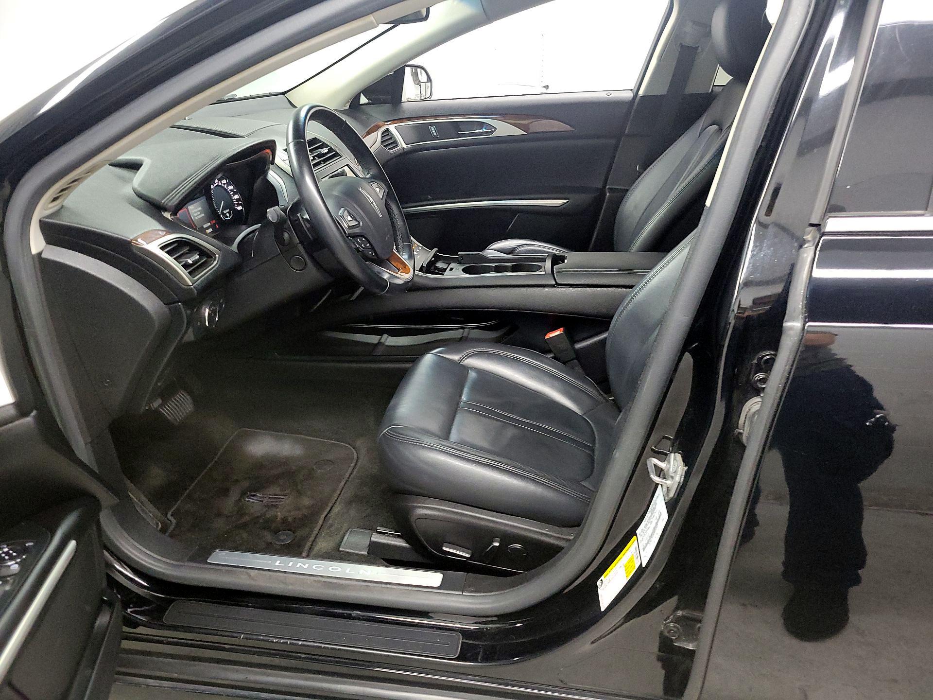 Thumbnail: 2016 Lincoln MKZ - 11