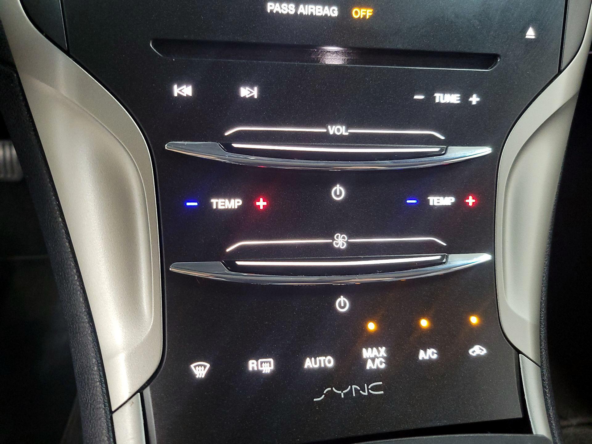 Thumbnail: 2016 Lincoln MKZ - 16