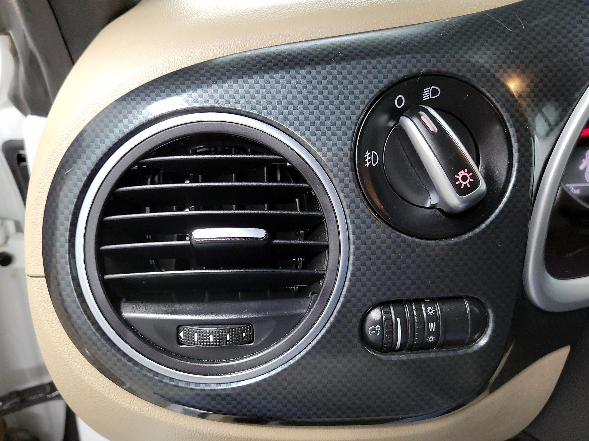 Thumbnail: 2014 Volkswagen Beetle - 13