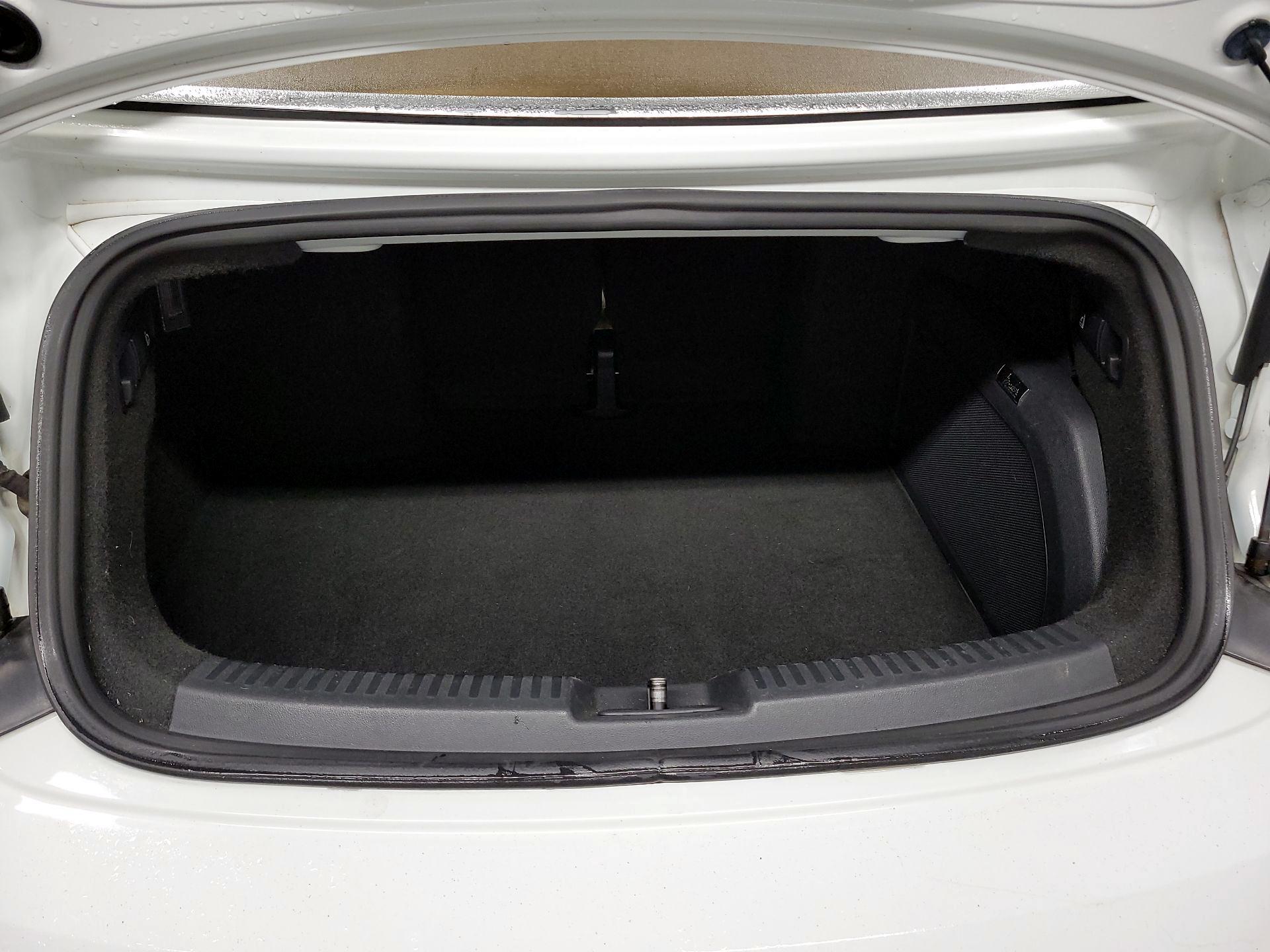 Thumbnail: 2014 Volkswagen Beetle - 18