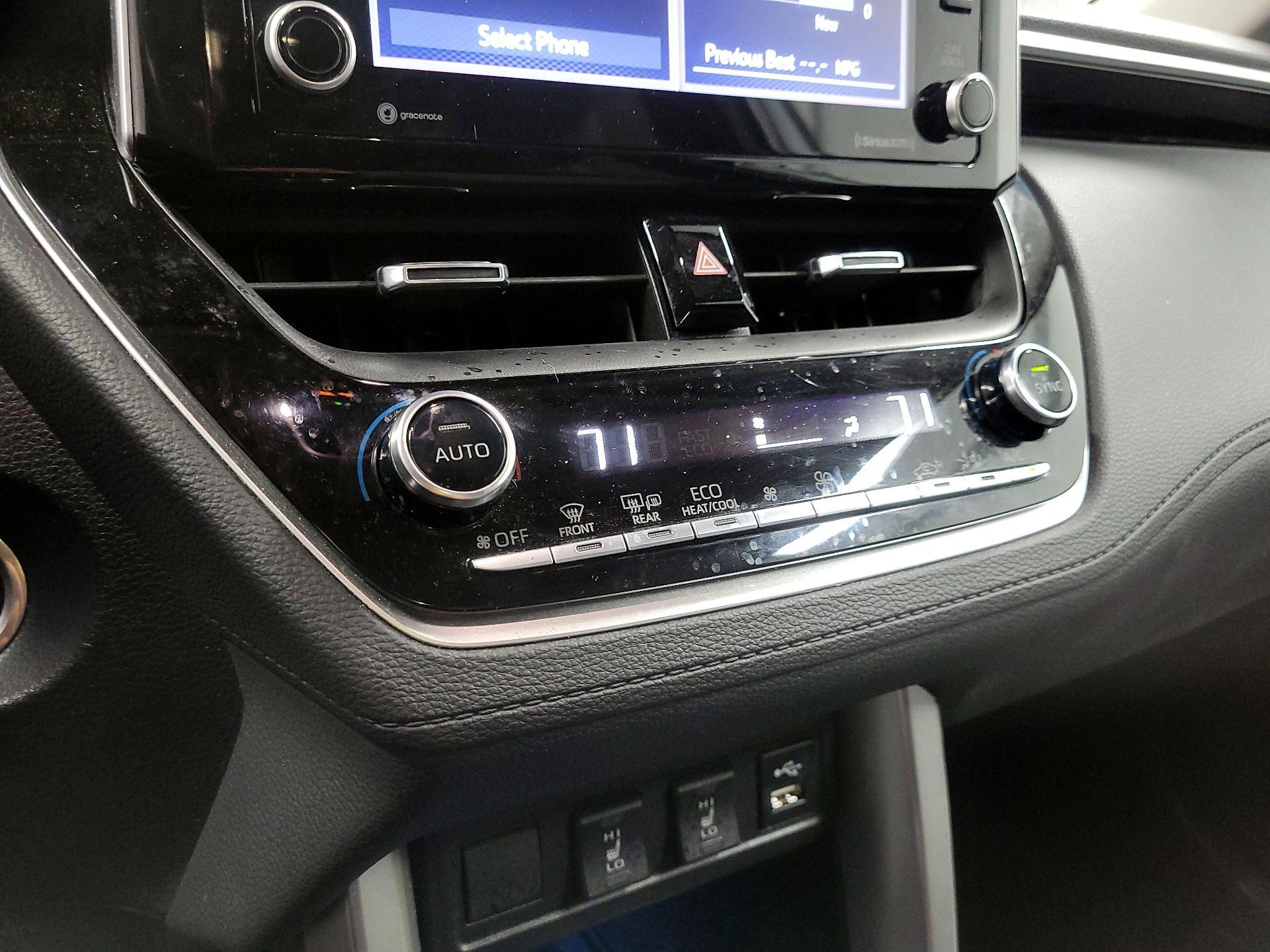 Thumbnail: 2022 Toyota Corolla Cross - 15