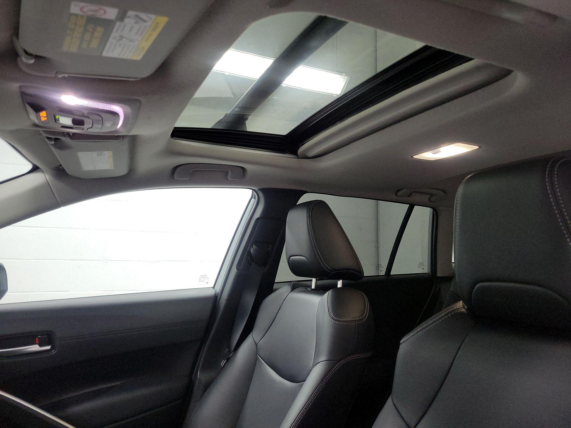 Thumbnail: 2022 Toyota Corolla Cross - 17