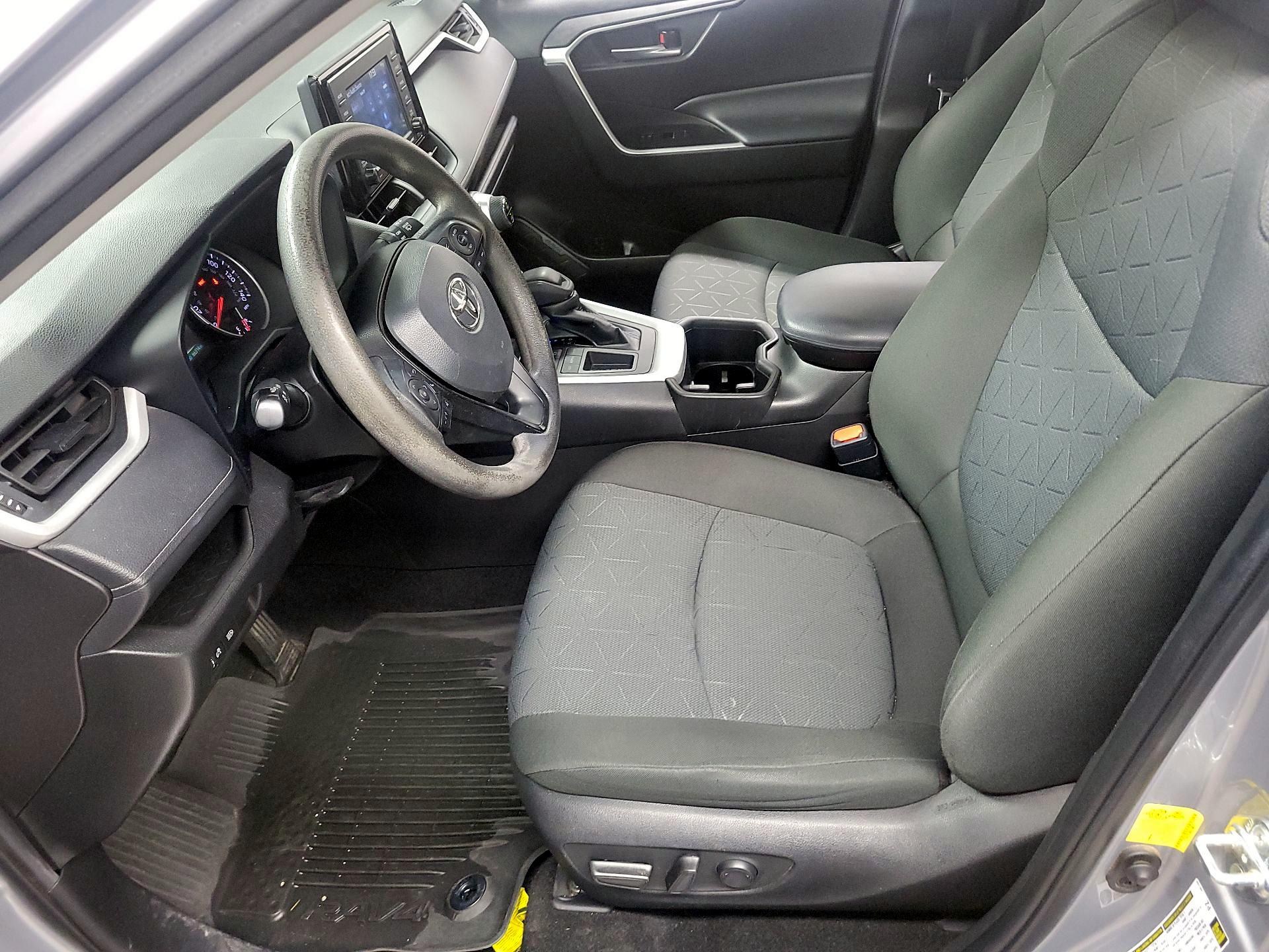 Thumbnail: 2022 Toyota RAV4 - 11