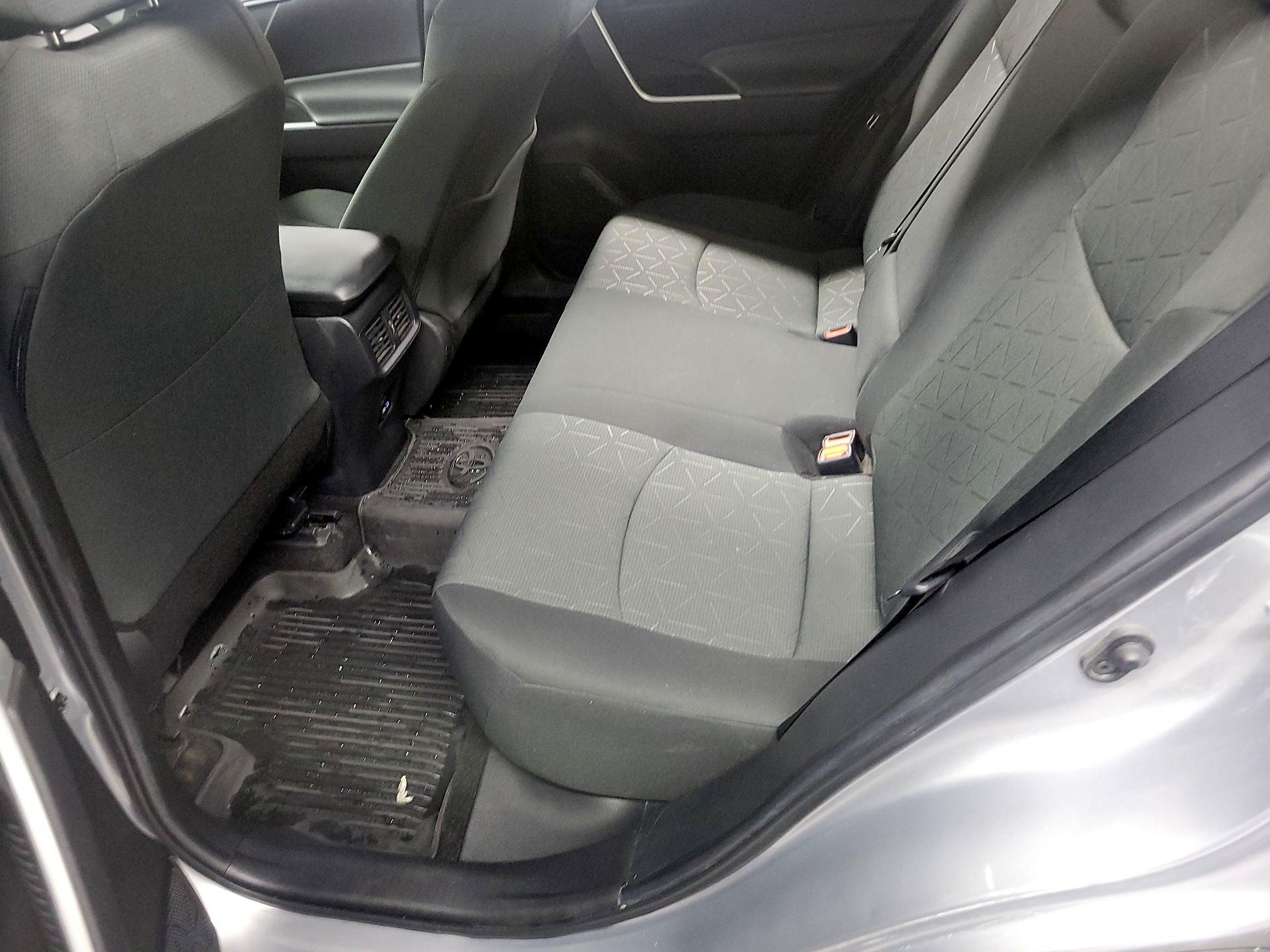 Thumbnail: 2022 Toyota RAV4 - 18