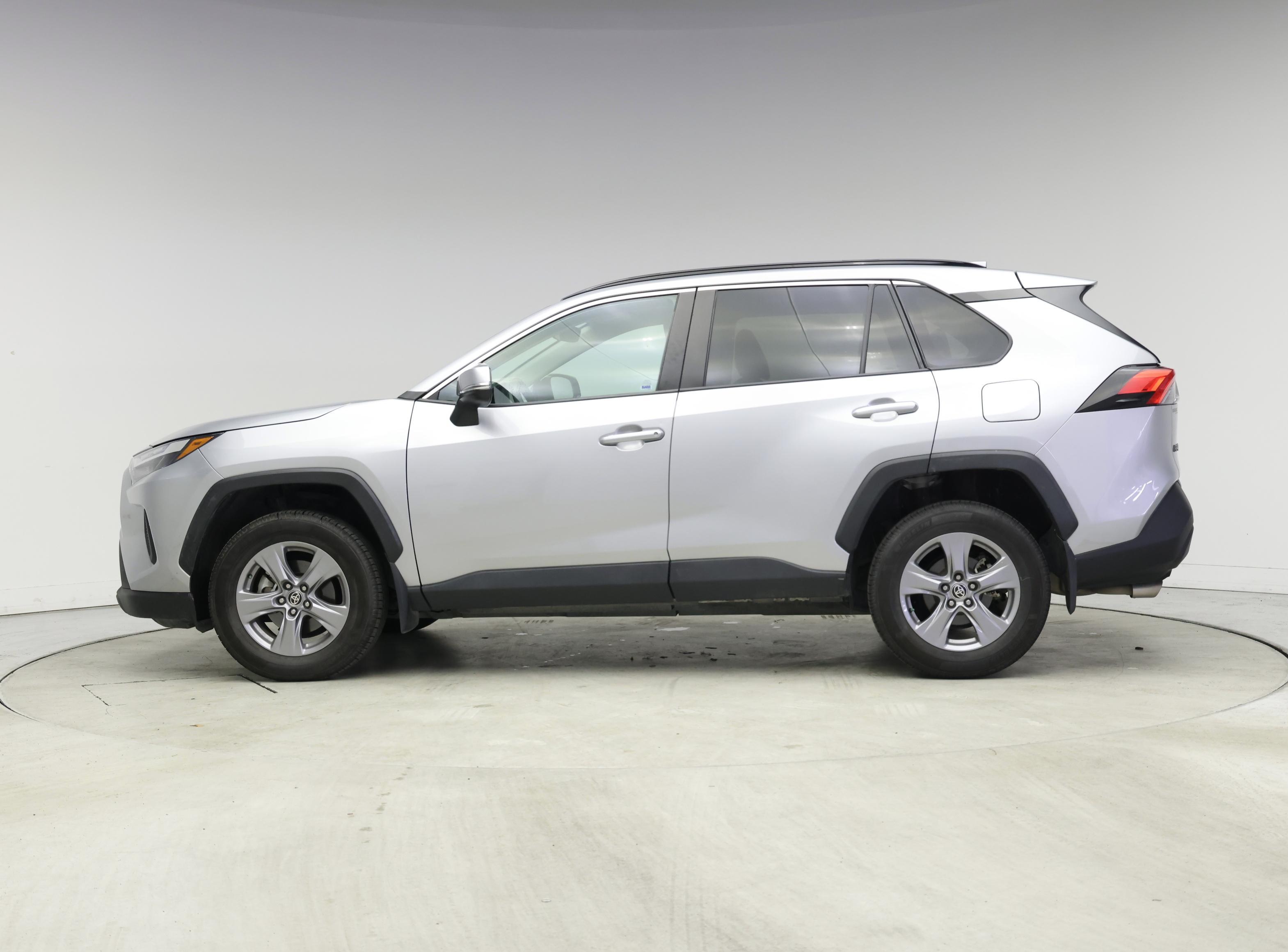 Thumbnail: 2022 Toyota RAV4 - 3
