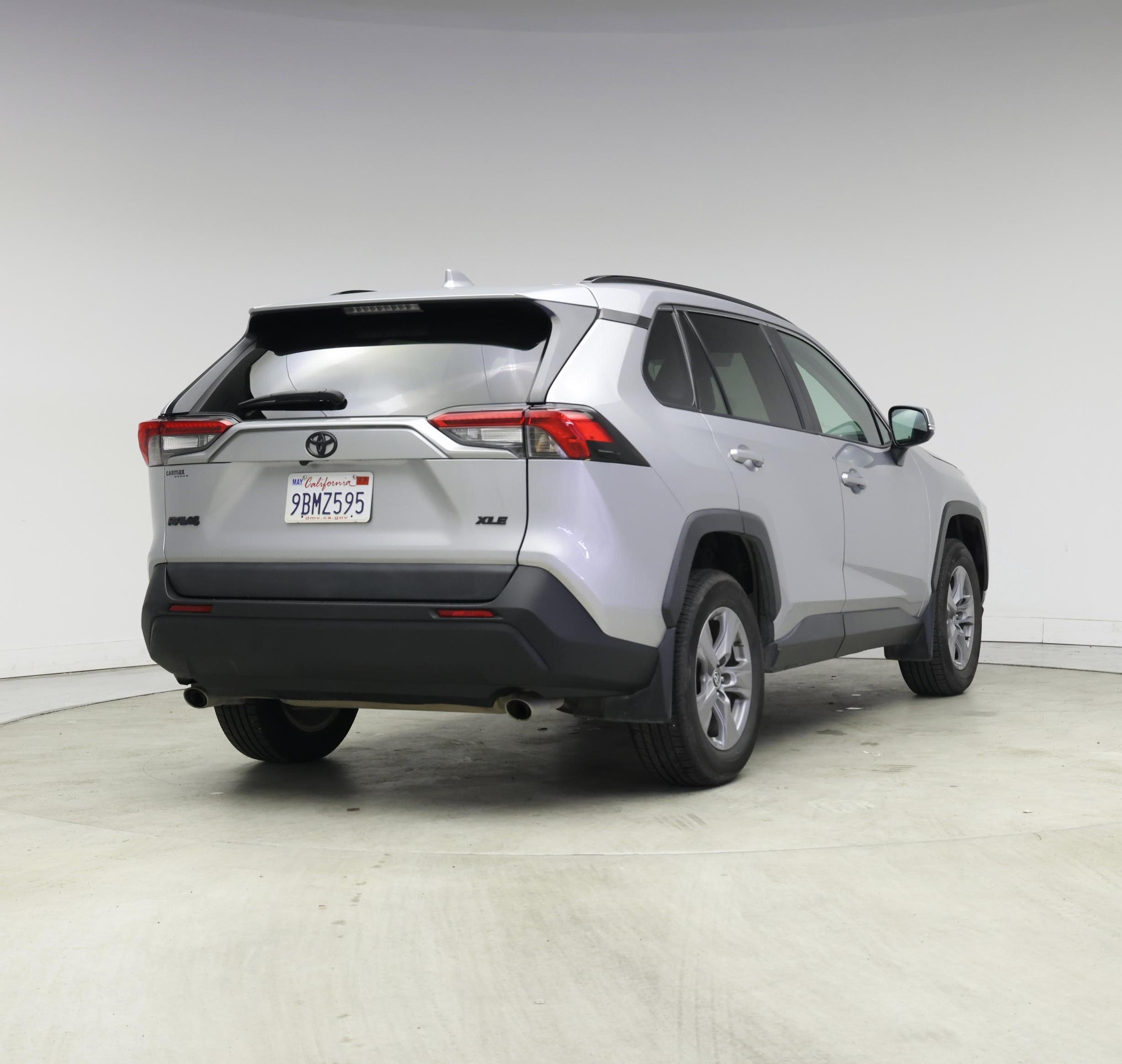 Thumbnail: 2022 Toyota RAV4 - 8