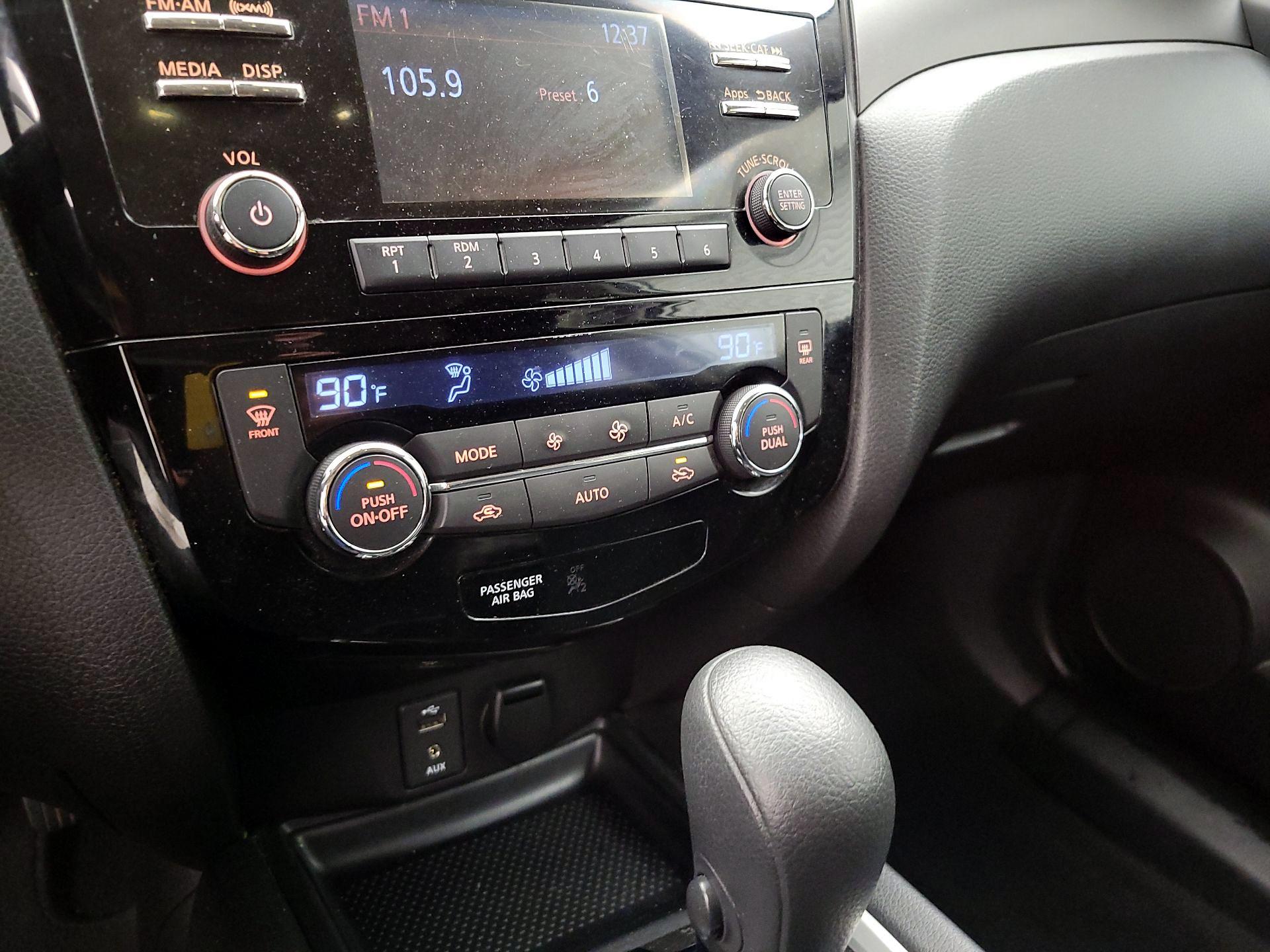 Thumbnail: 2014 Nissan Rogue - 16