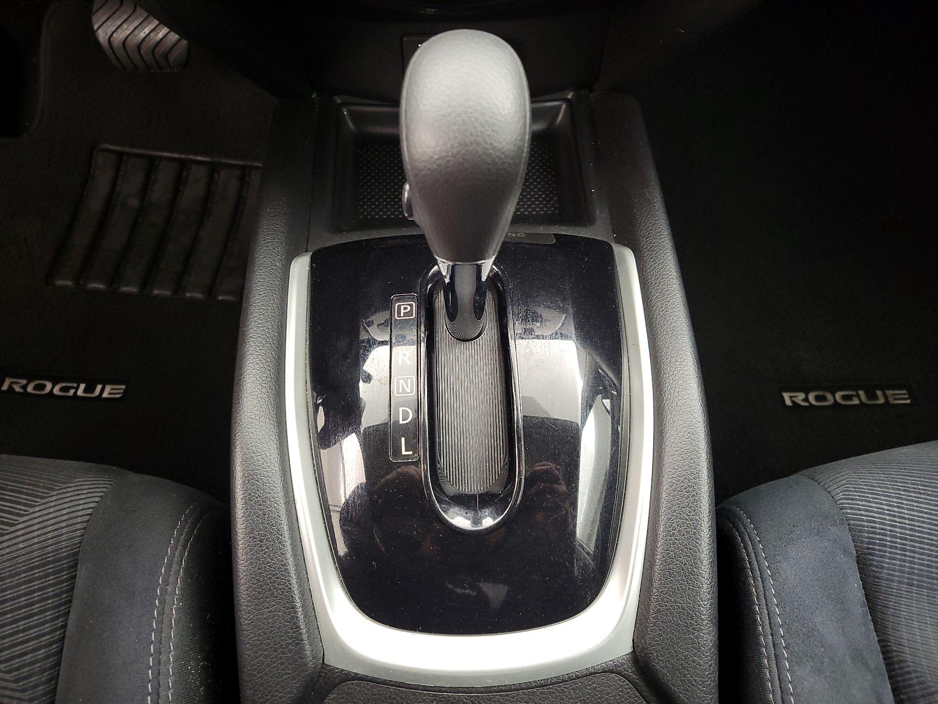 Thumbnail: 2014 Nissan Rogue - 17