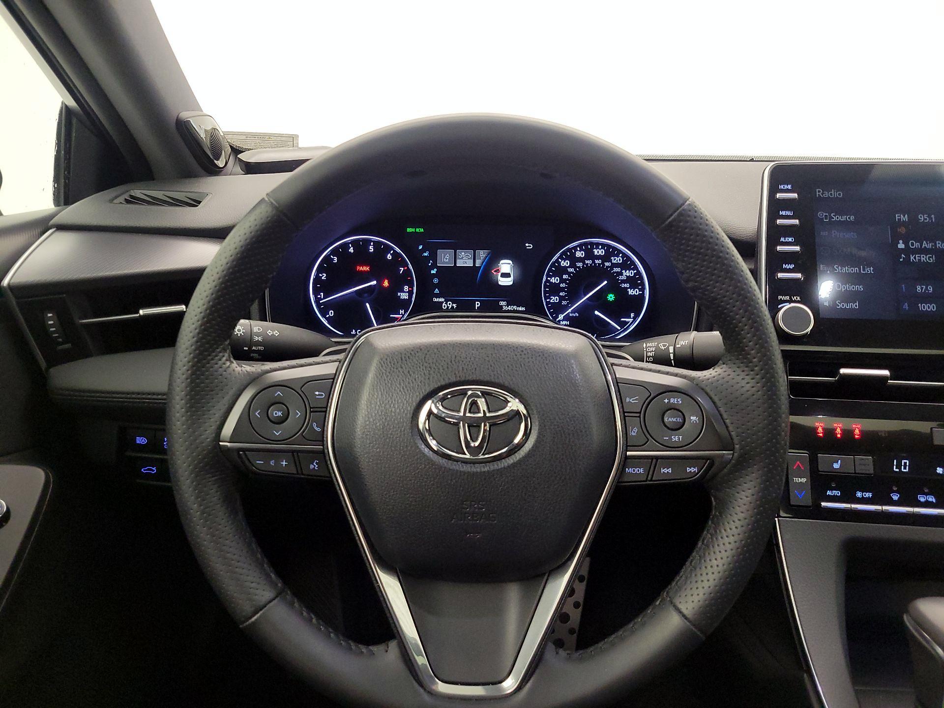 Thumbnail: 2019 Toyota Avalon - 10