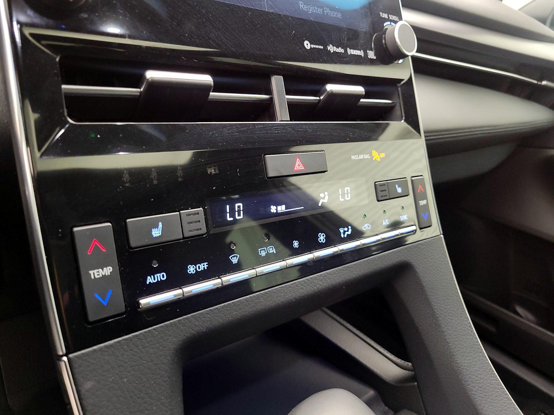 Thumbnail: 2019 Toyota Avalon - 16