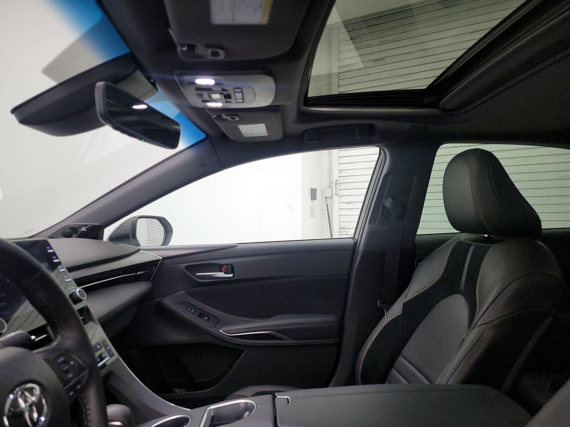 Thumbnail: 2019 Toyota Avalon - 18