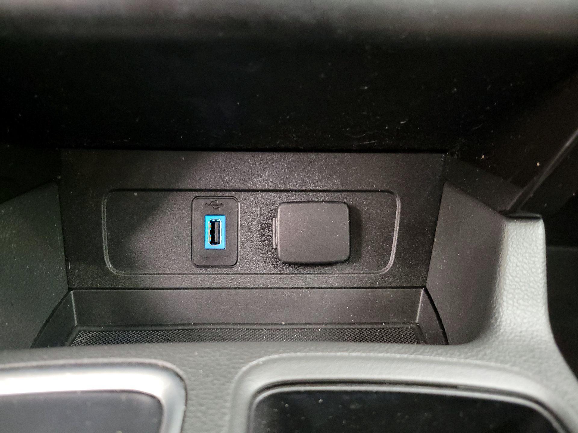 Thumbnail: 2017 Ford Escape - 19