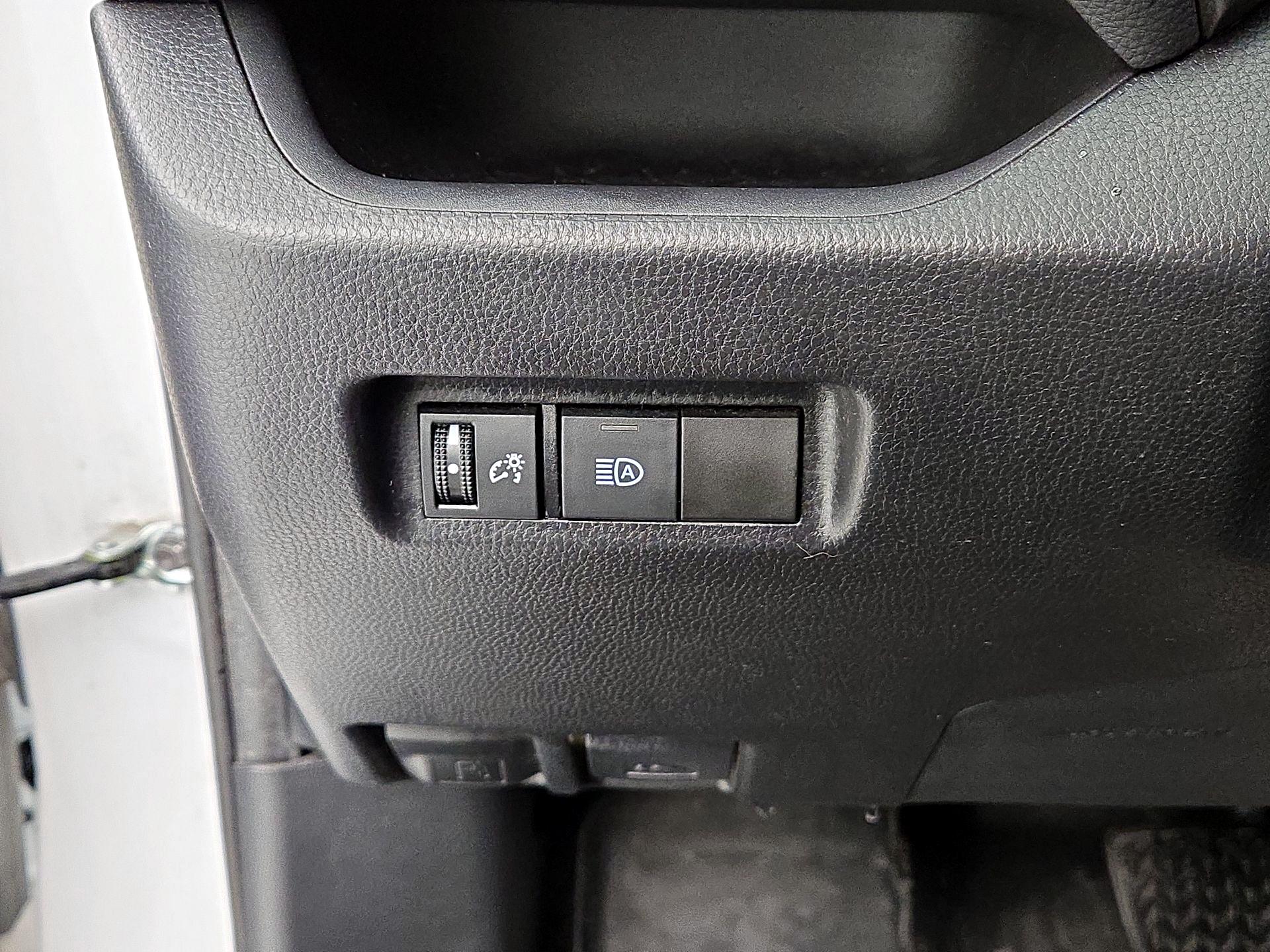 Thumbnail: 2019 Toyota RAV4 - 13