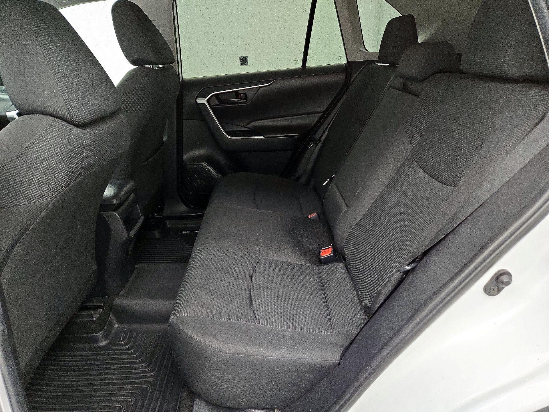 Thumbnail: 2019 Toyota RAV4 - 19