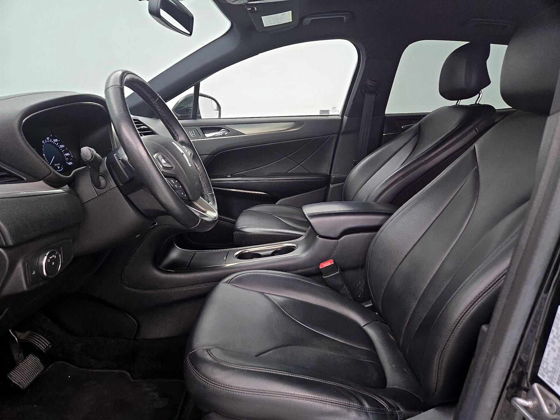 Thumbnail: 2016 Lincoln MKC - 11