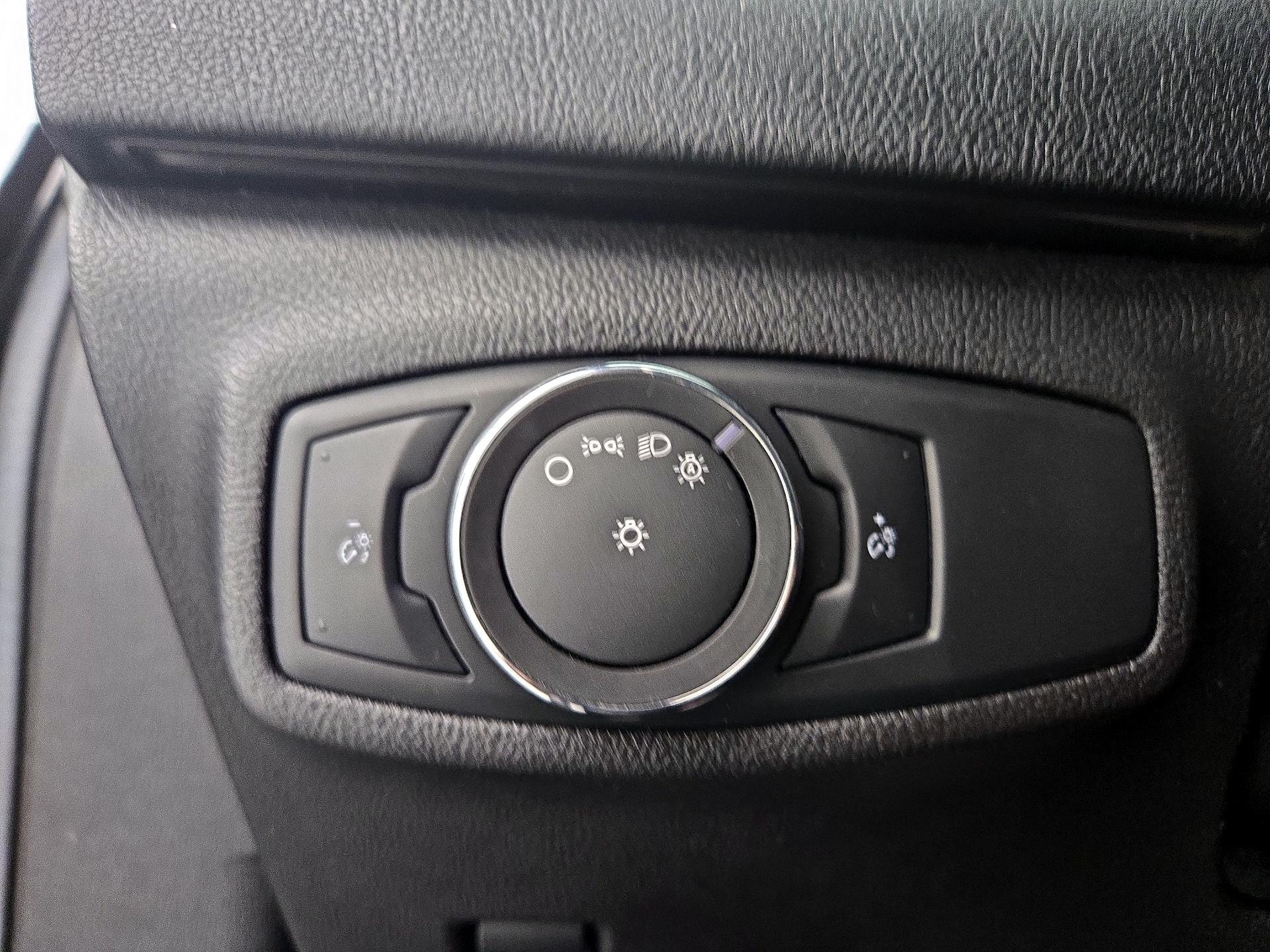 Thumbnail: 2016 Lincoln MKC - 13