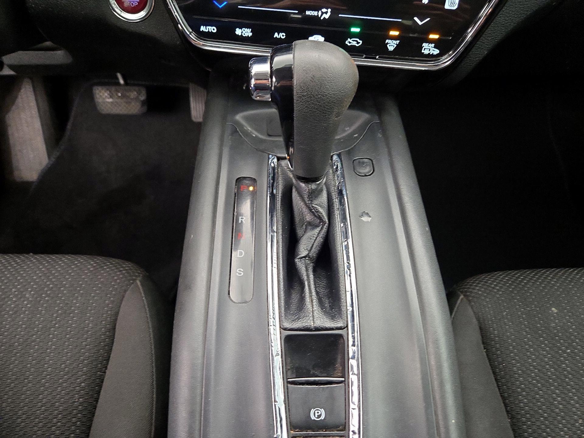 Thumbnail: 2016 Honda HR-V - 17