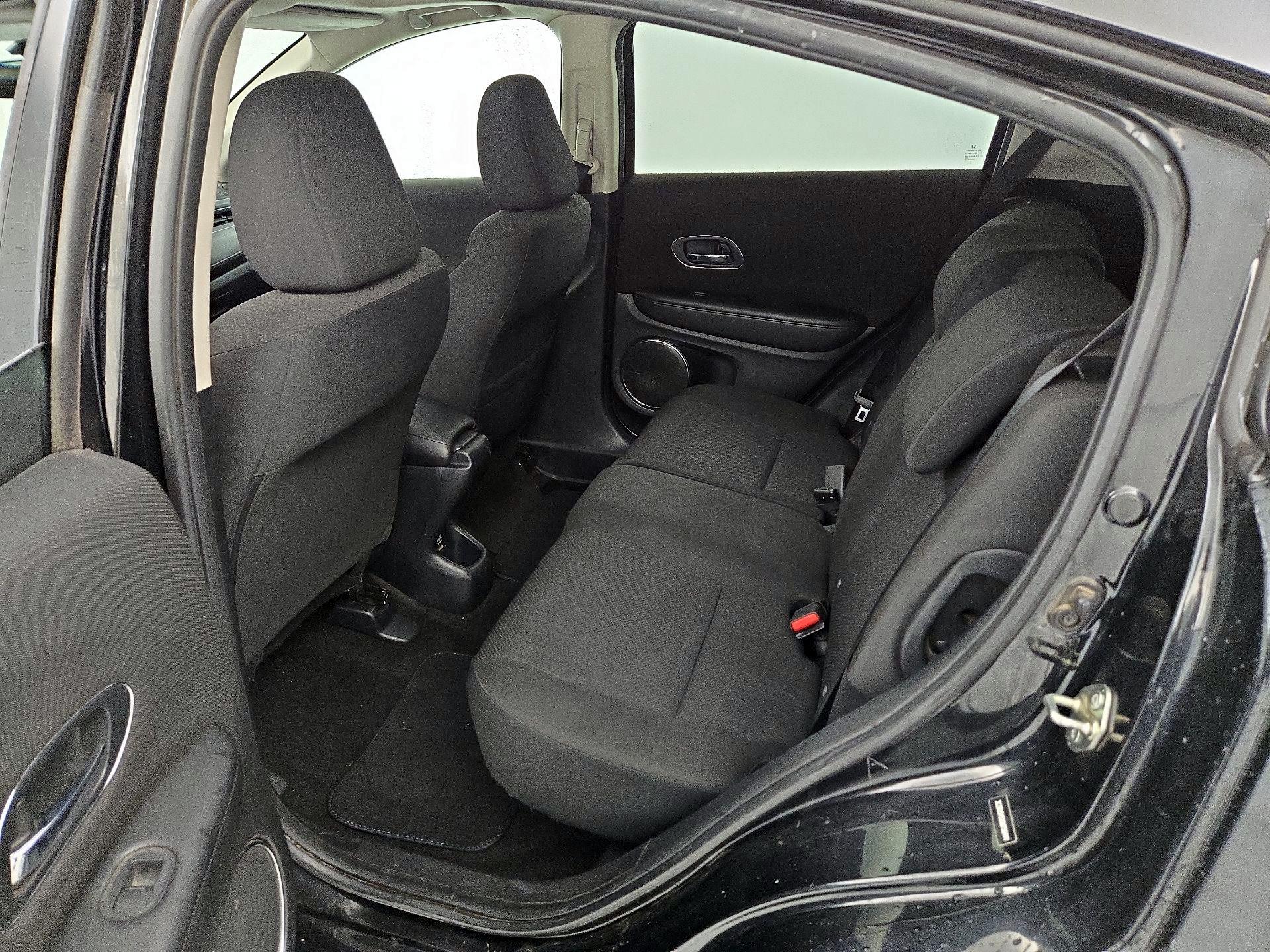 Thumbnail: 2016 Honda HR-V - 20