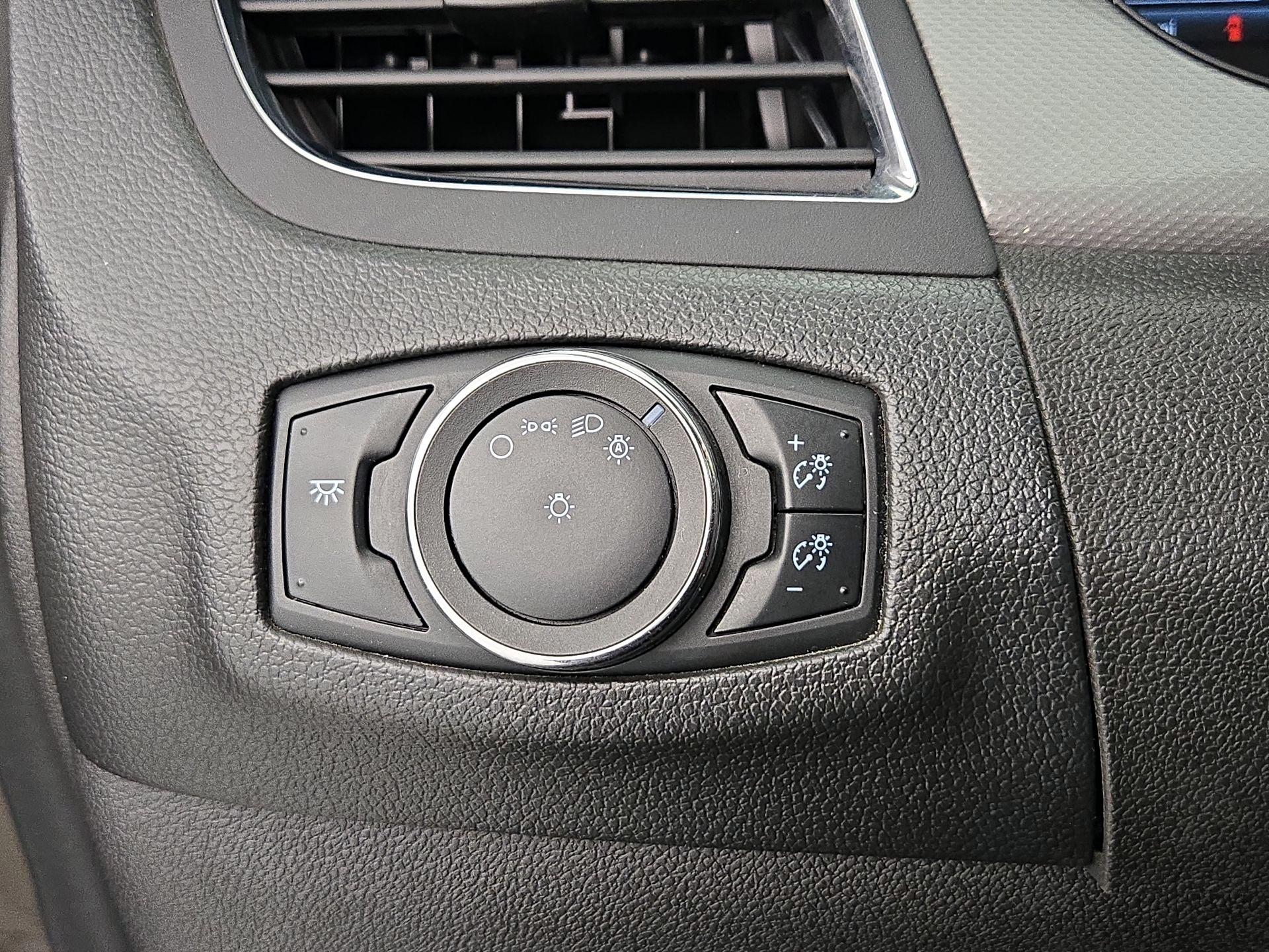 Thumbnail: 2014 Ford Edge - 13